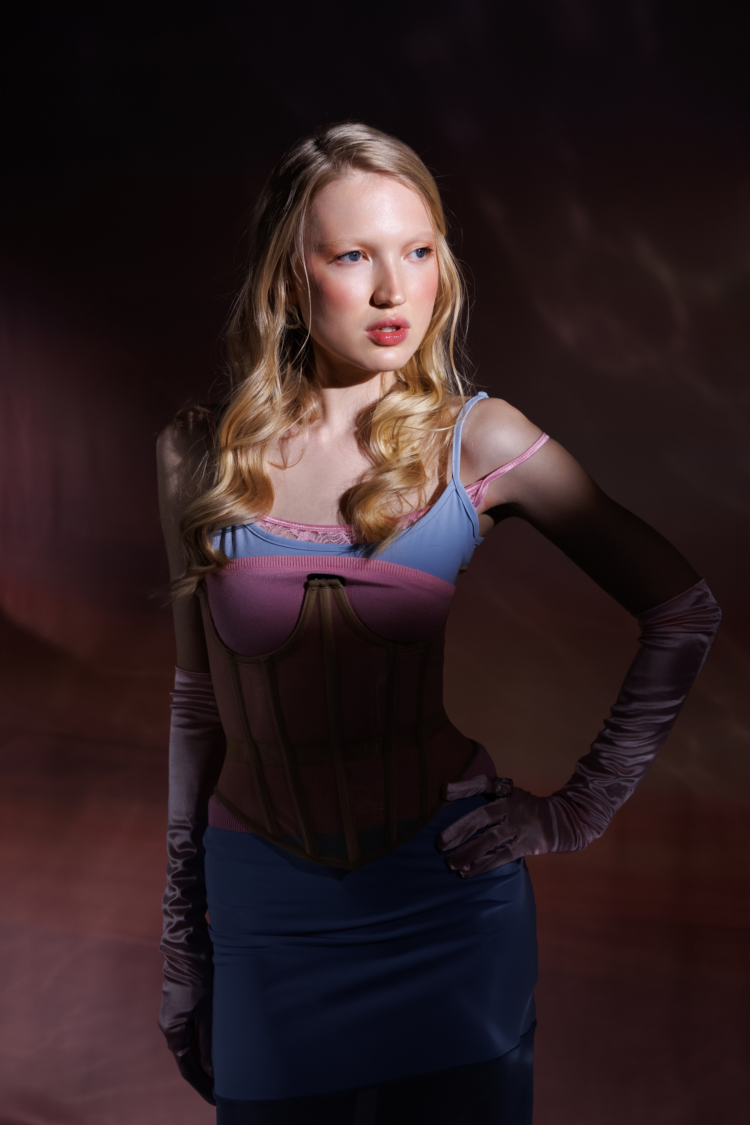 Настя. Студийная съёмка на циклораме. Фотограф в Воронеже Галина Фурсова