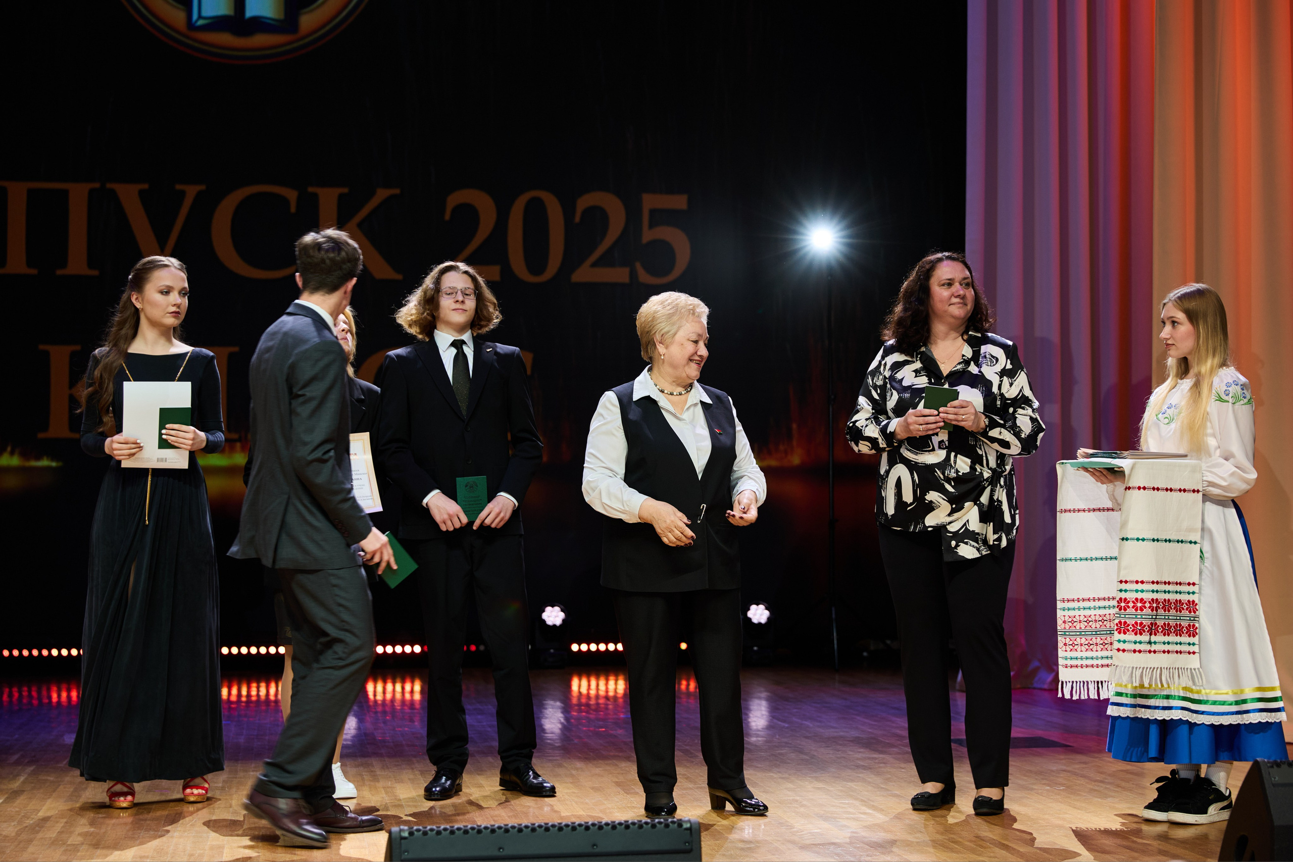 Выпускной 9 класс. Свадебная, репортажная фотосъемка и видеосъемка в Минске. Илья и Юлия Ширмановы. Фотограф | Видеограф | Минск