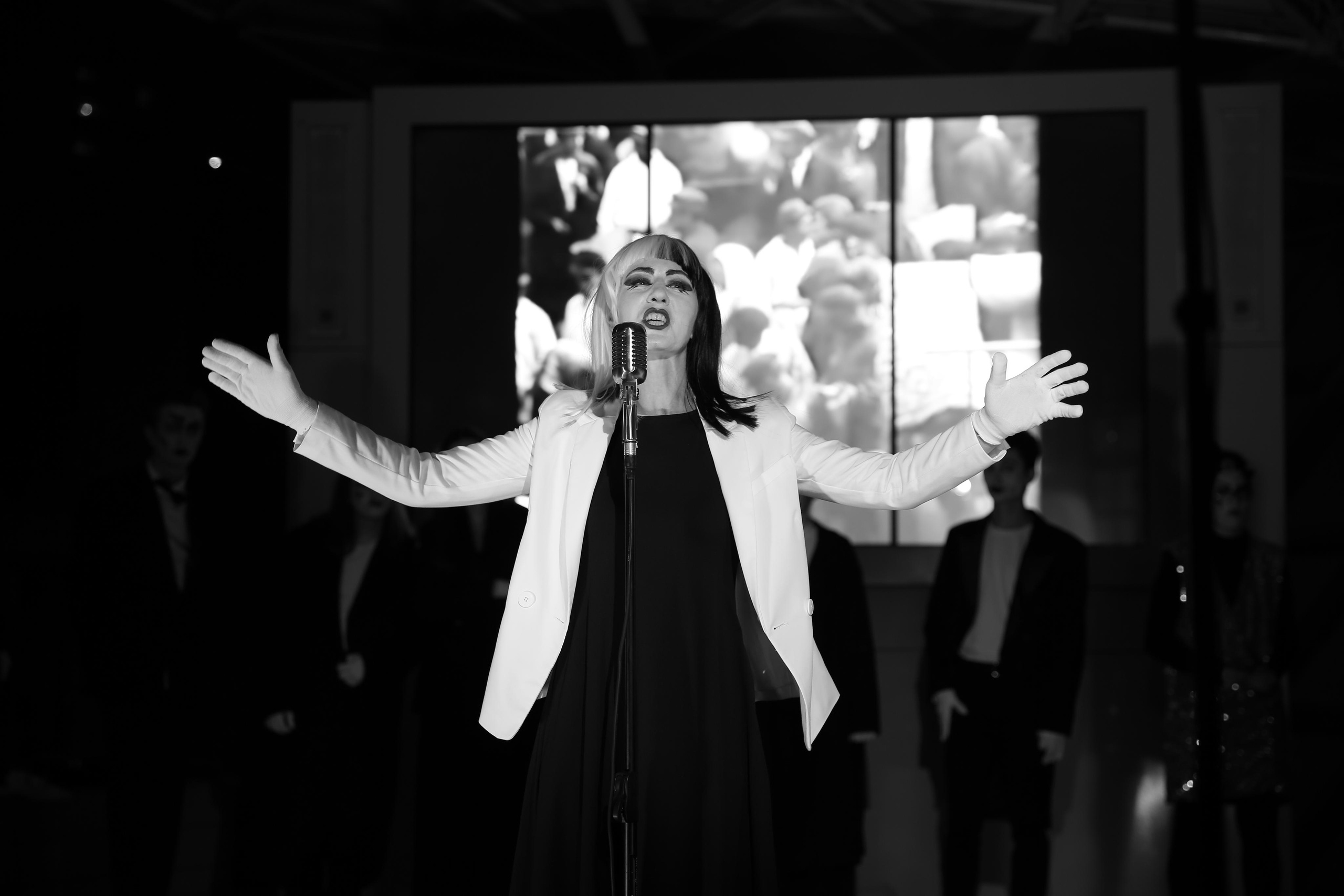 Перфоманс «Жизнь насекомых». ZAGLADIN Bureau