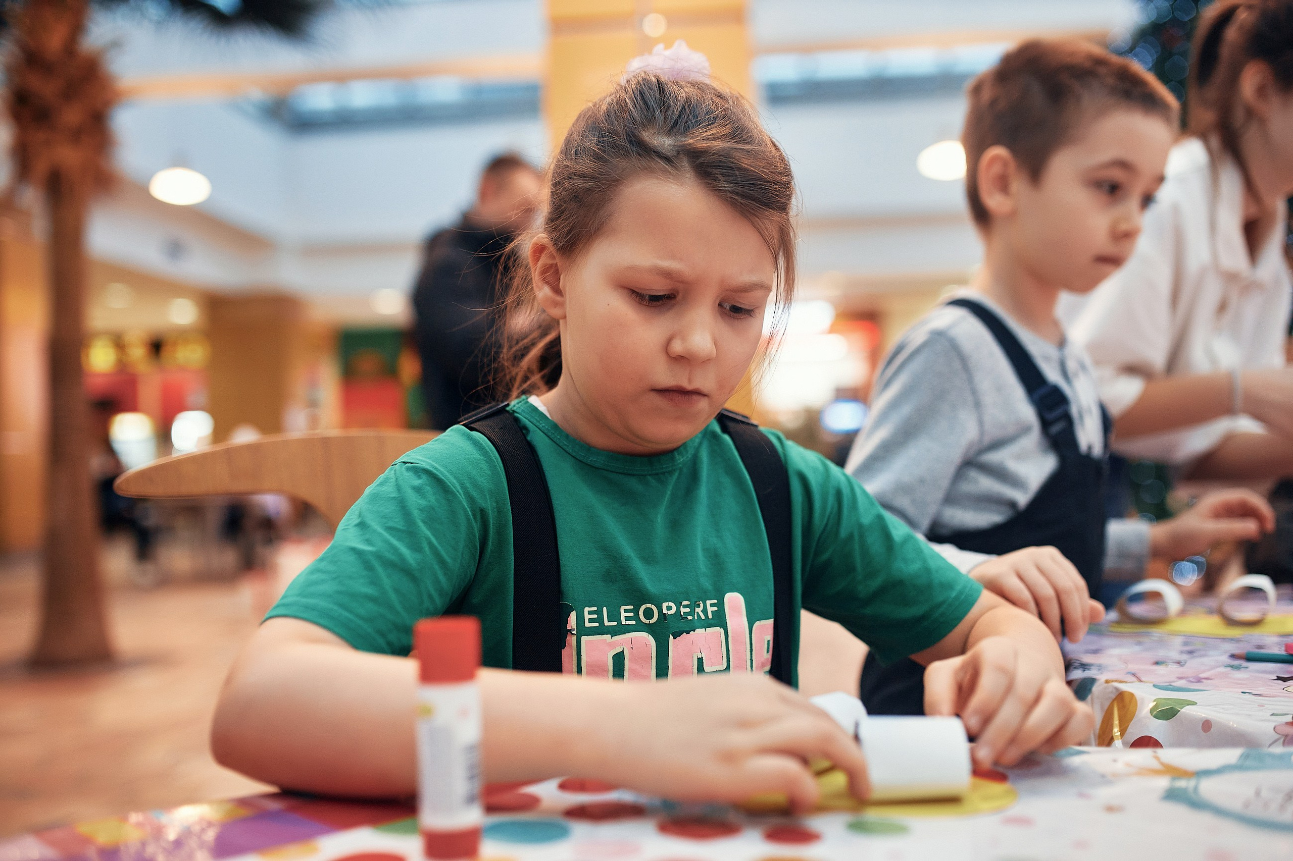 Детский новогодний праздник в ТЦ Июнь. Семейный и репортажной фотограф в Красноярске и Москве Виктор Бабинцев