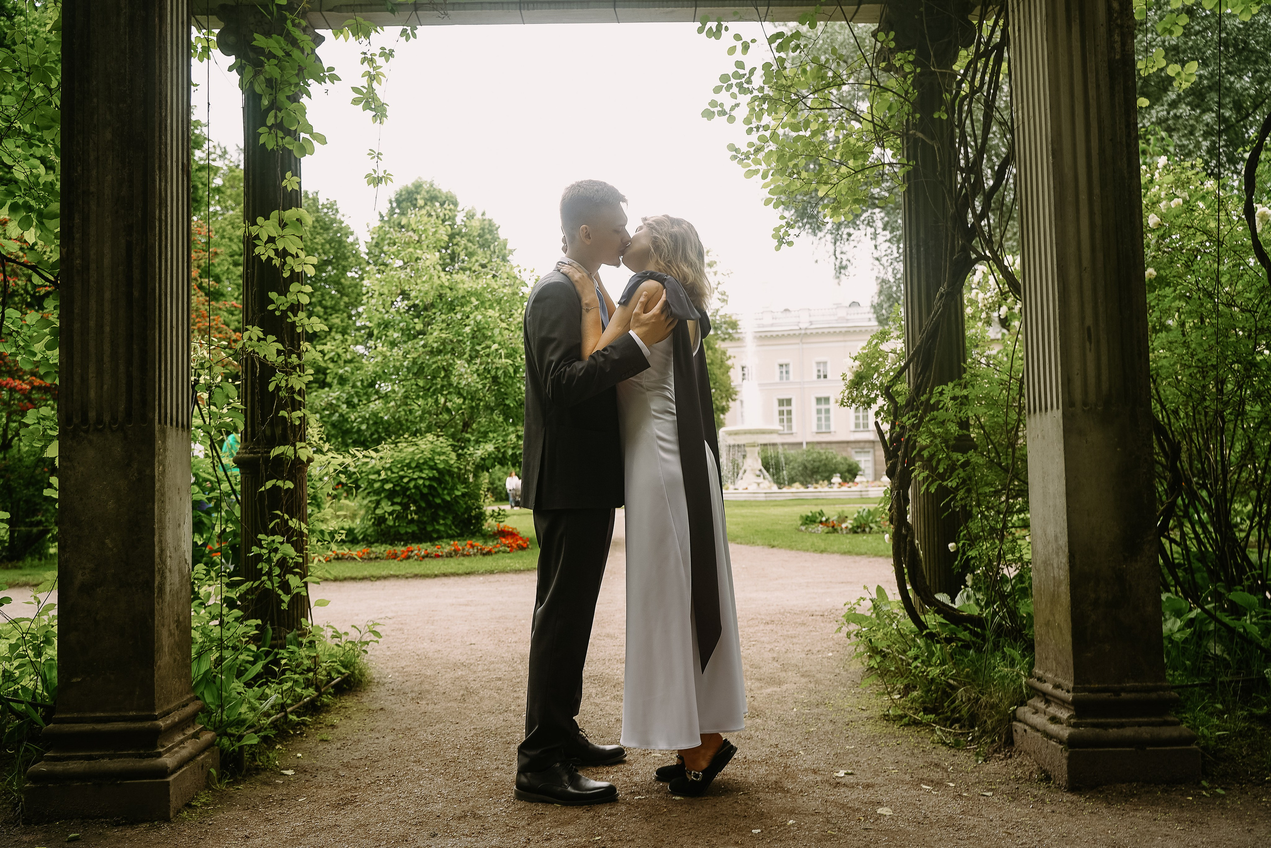 Свадебная прогулка в Пушкине. Фотограф СПб Александр Шведов: Свадьбы, фотопрогулки, портфолио, фотопроекты