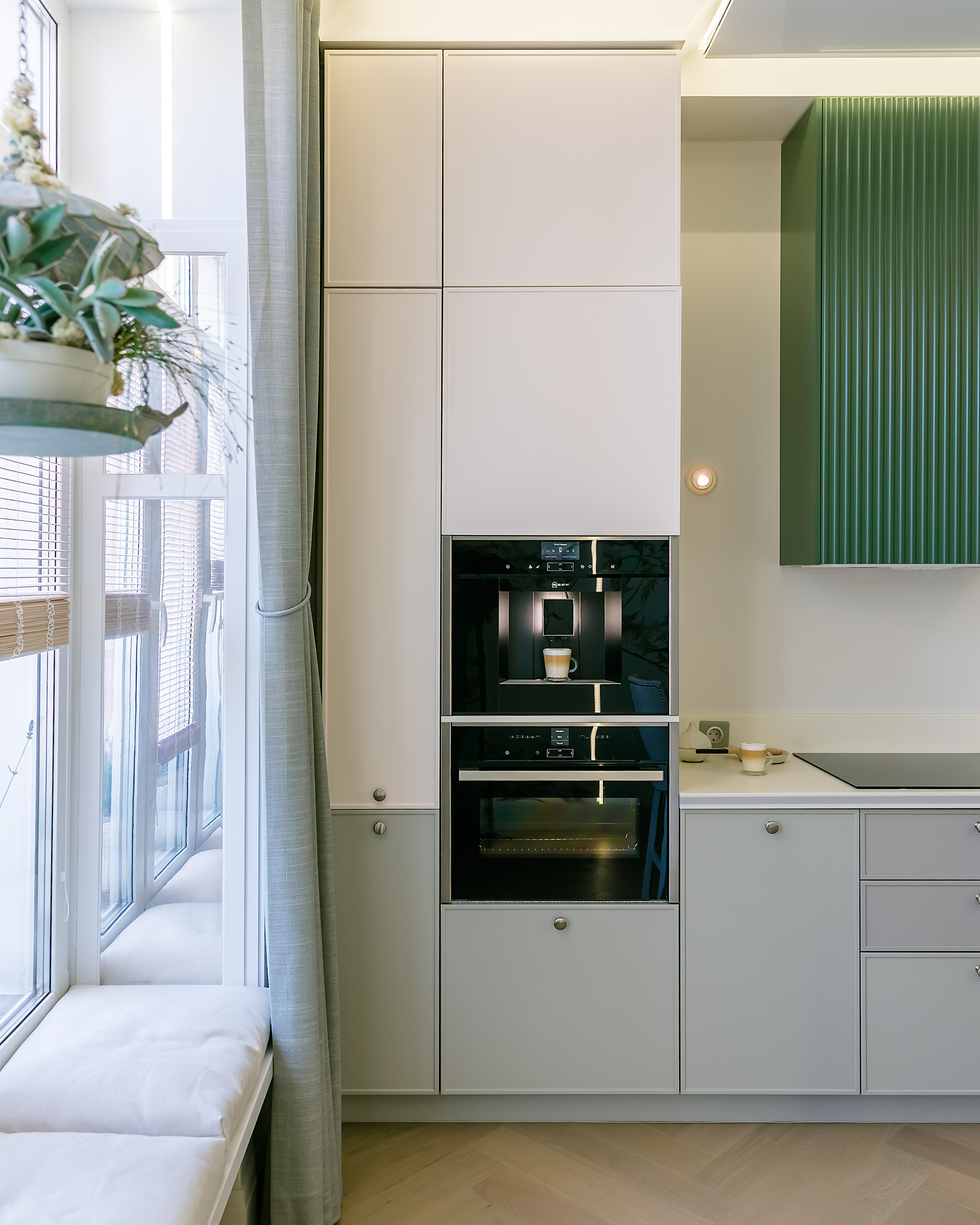 Кабинет на Ленина. Фотограф и видеограф в Улан-Удэ: Аюна Габагуева и Артём Шаханов