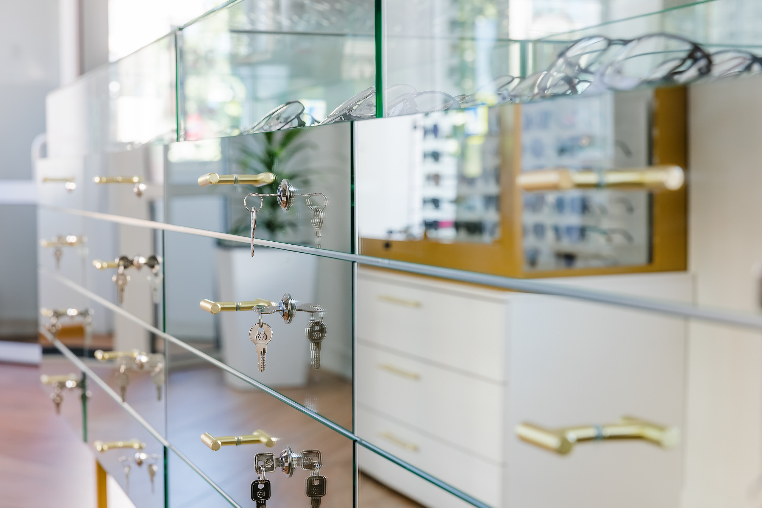 Салон «Оптик Лайф». Фотограф и видеограф в Улан-Удэ: Аюна Габагуева и Артём Шаханов