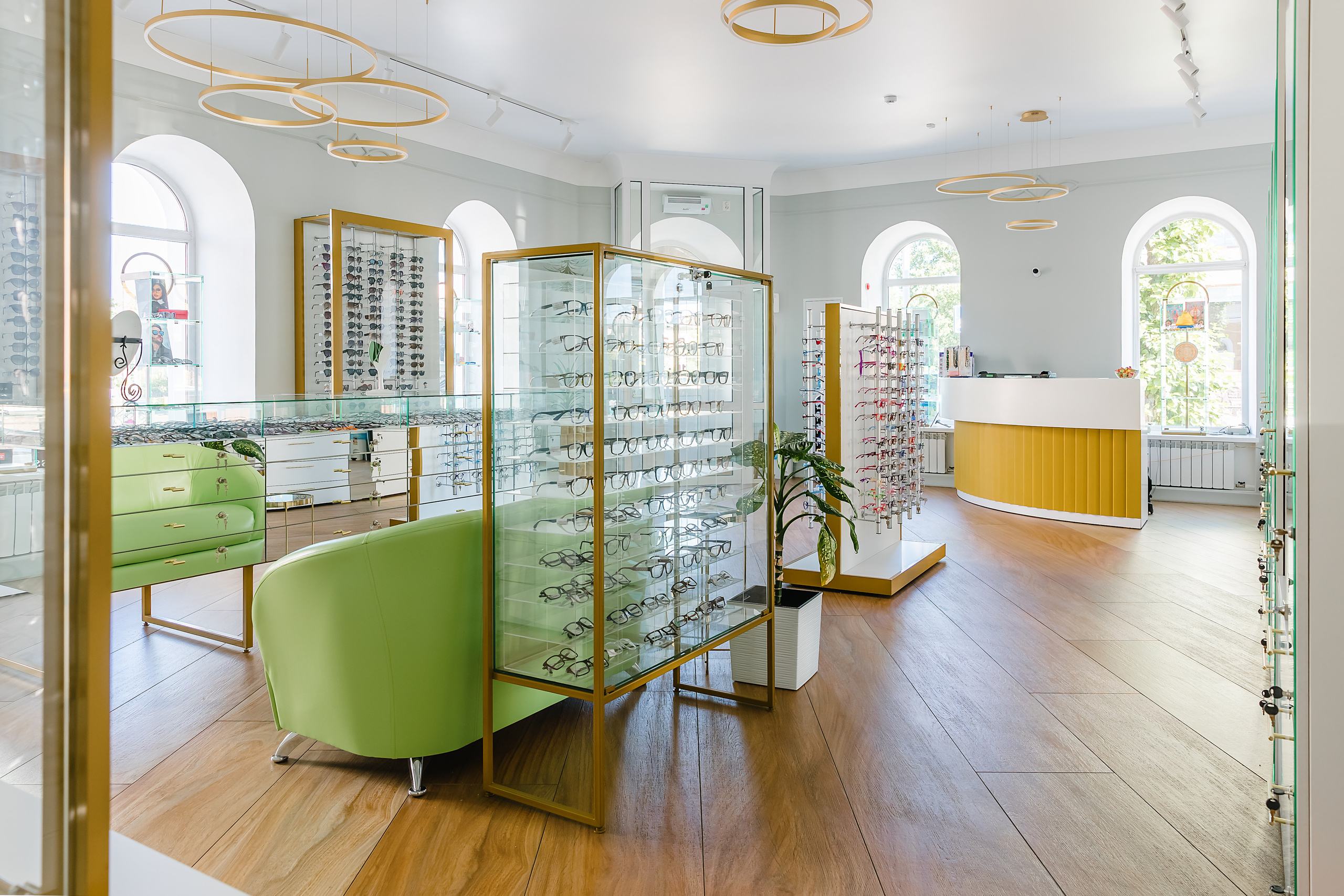 Салон «Оптик Лайф». Фотограф и видеограф в Улан-Удэ: Аюна Габагуева и Артём Шаханов