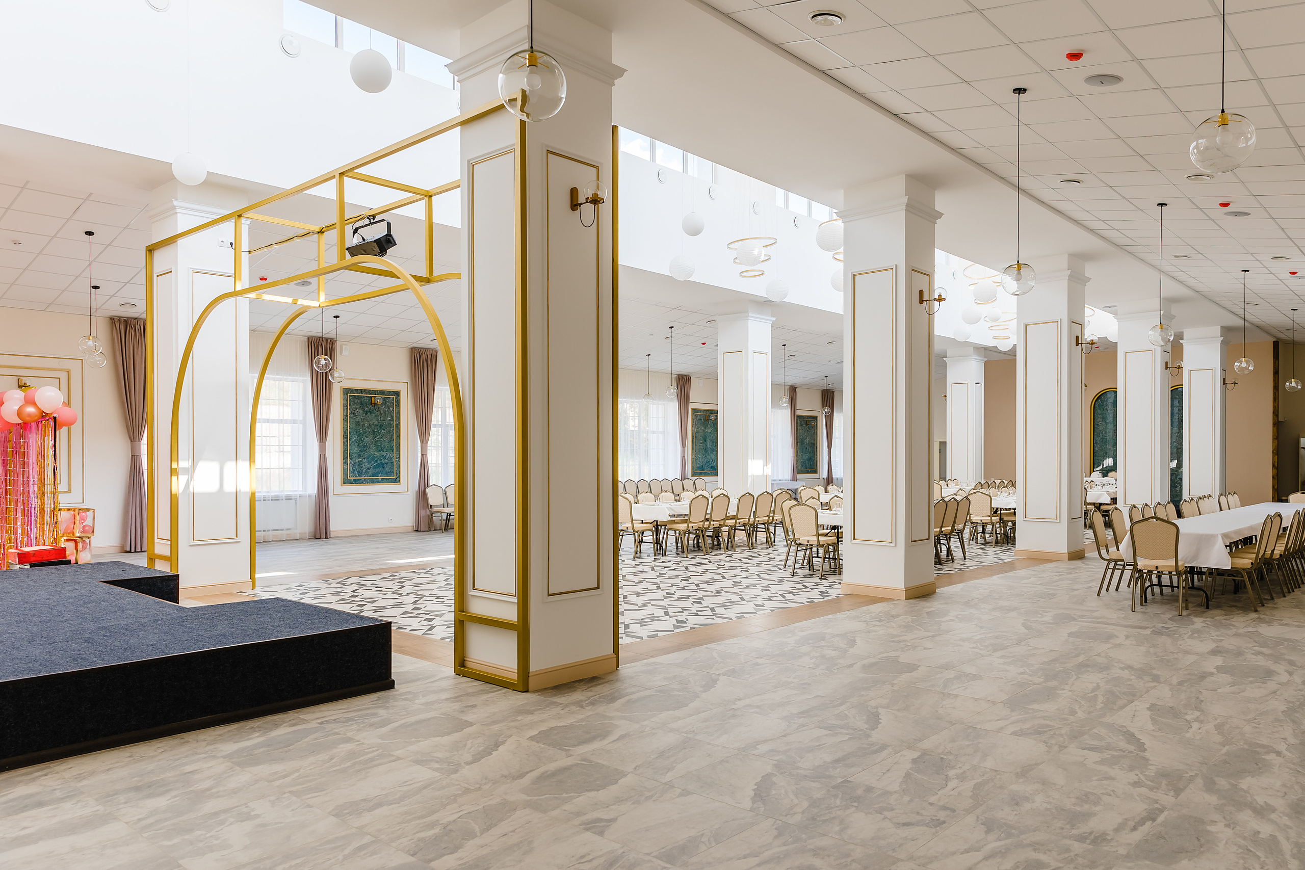 «Холл» на Борсоева. Фотограф и видеограф в Улан-Удэ: Аюна Габагуева и Артём Шаханов