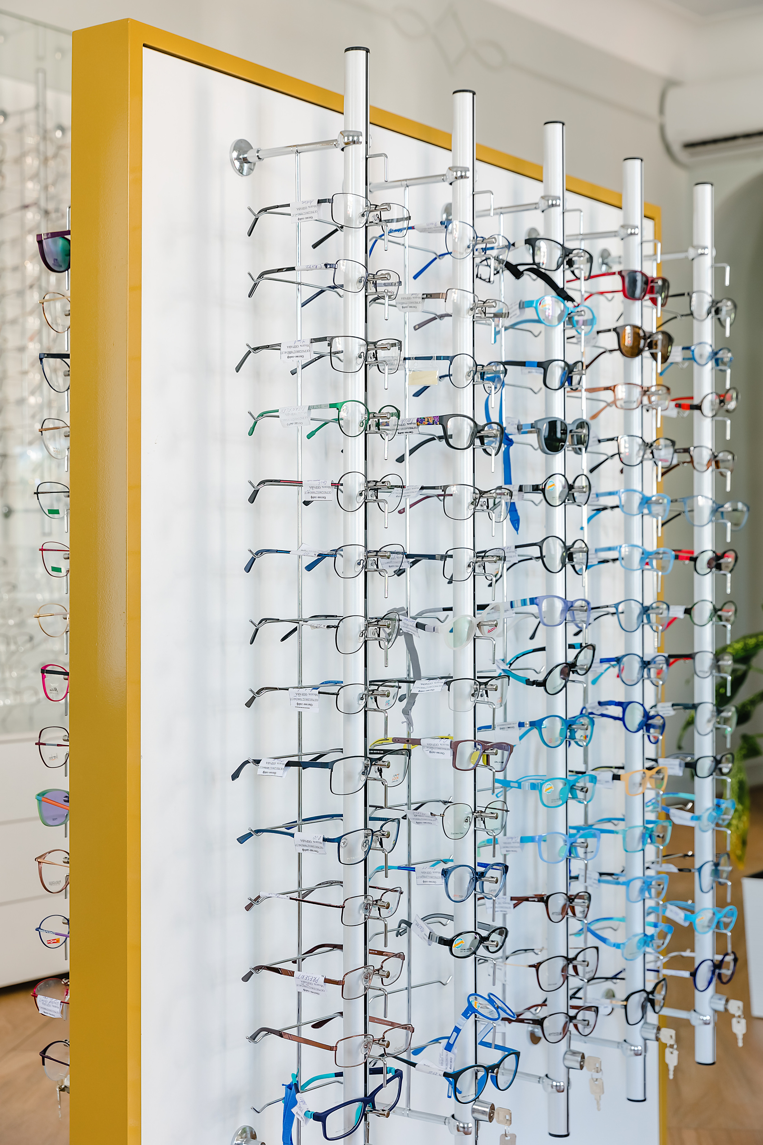 Салон «Оптик Лайф». Фотограф и видеограф в Улан-Удэ: Аюна Габагуева и Артём Шаханов