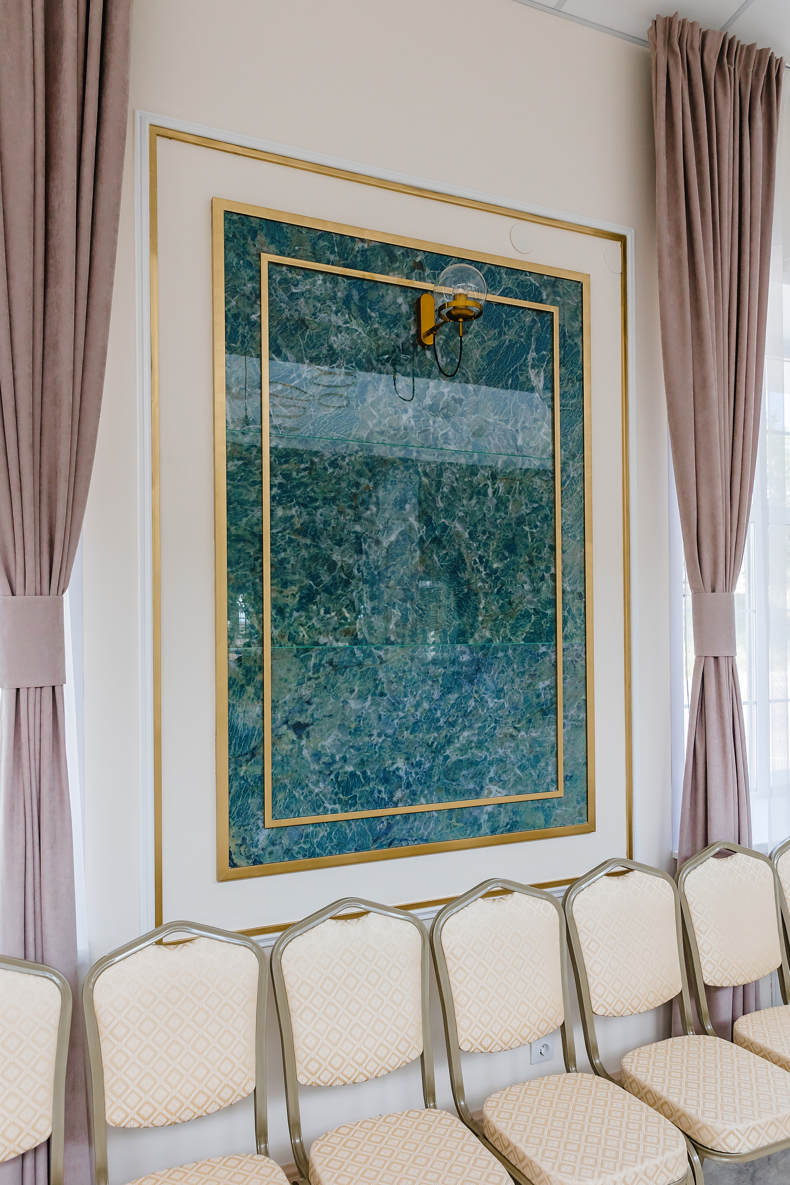 «Холл» на Борсоева. Фотограф и видеограф в Улан-Удэ: Аюна Габагуева и Артём Шаханов