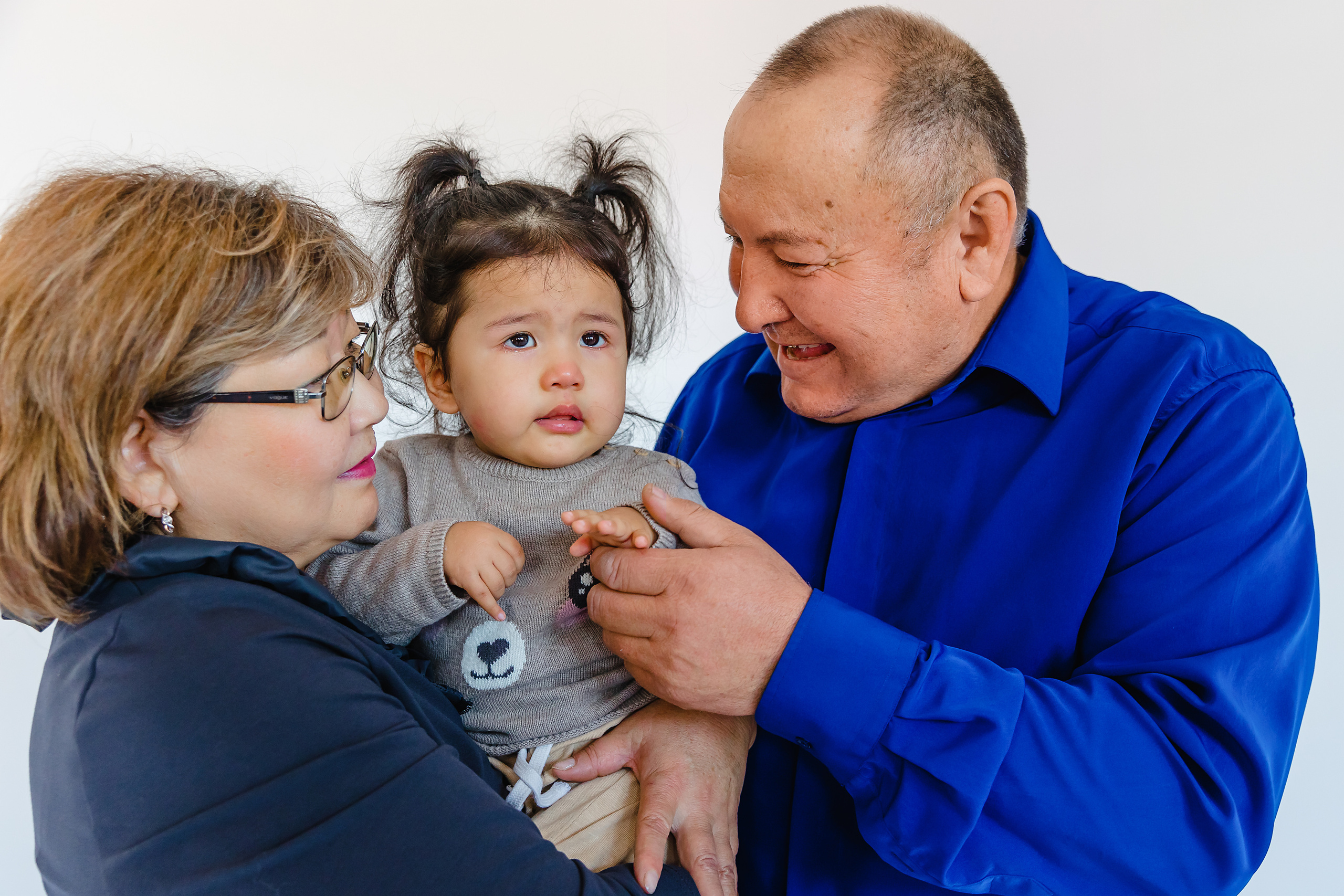 Пуговка @adisa_sma1 и её надёжный тыл. Фотограф и видеограф в Улан-Удэ: Аюна Габагуева и Артём Шаханов