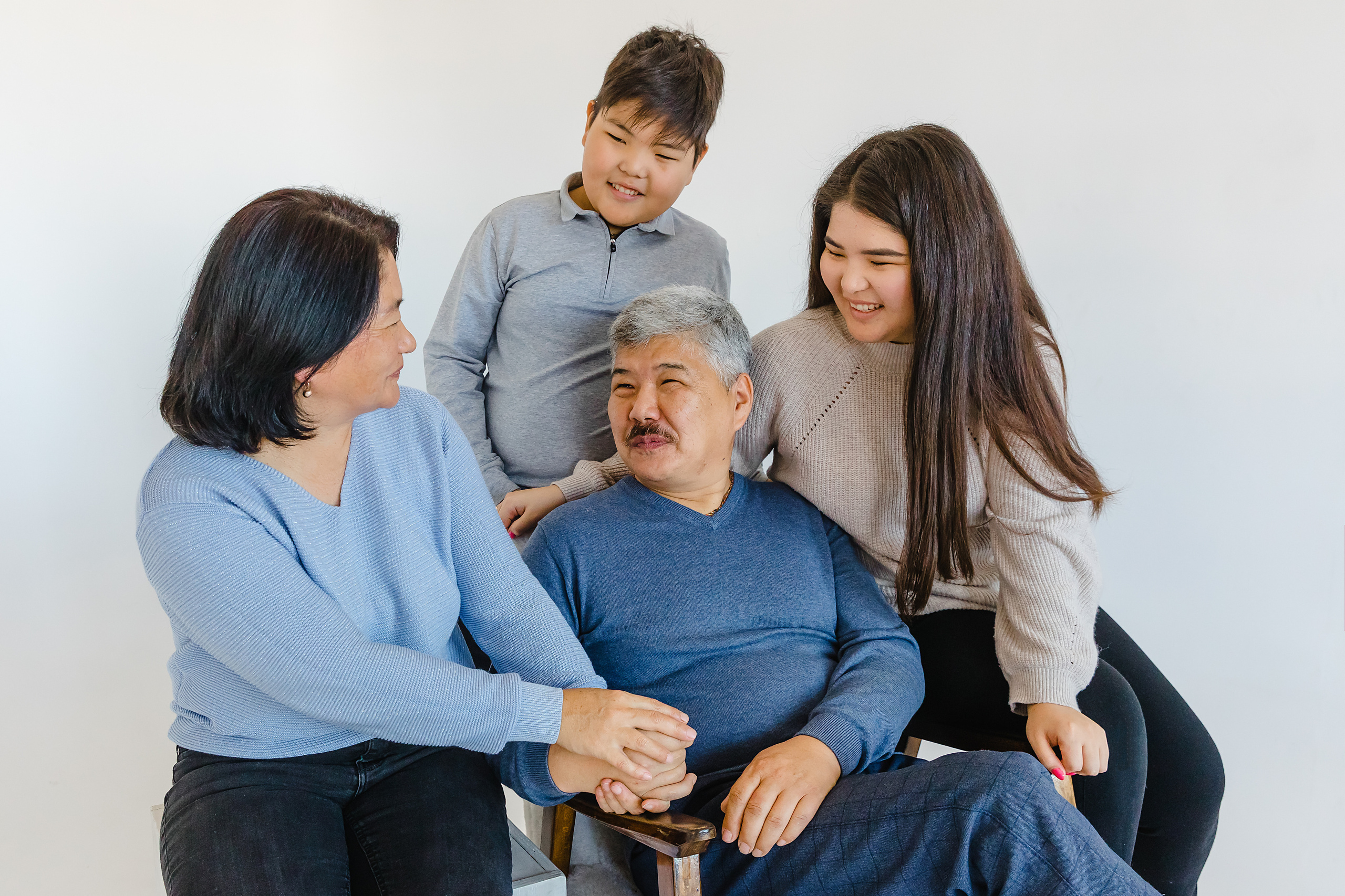 Пуговка @adisa_sma1 и её надёжный тыл. Фотограф и видеограф в Улан-Удэ: Аюна Габагуева и Артём Шаханов