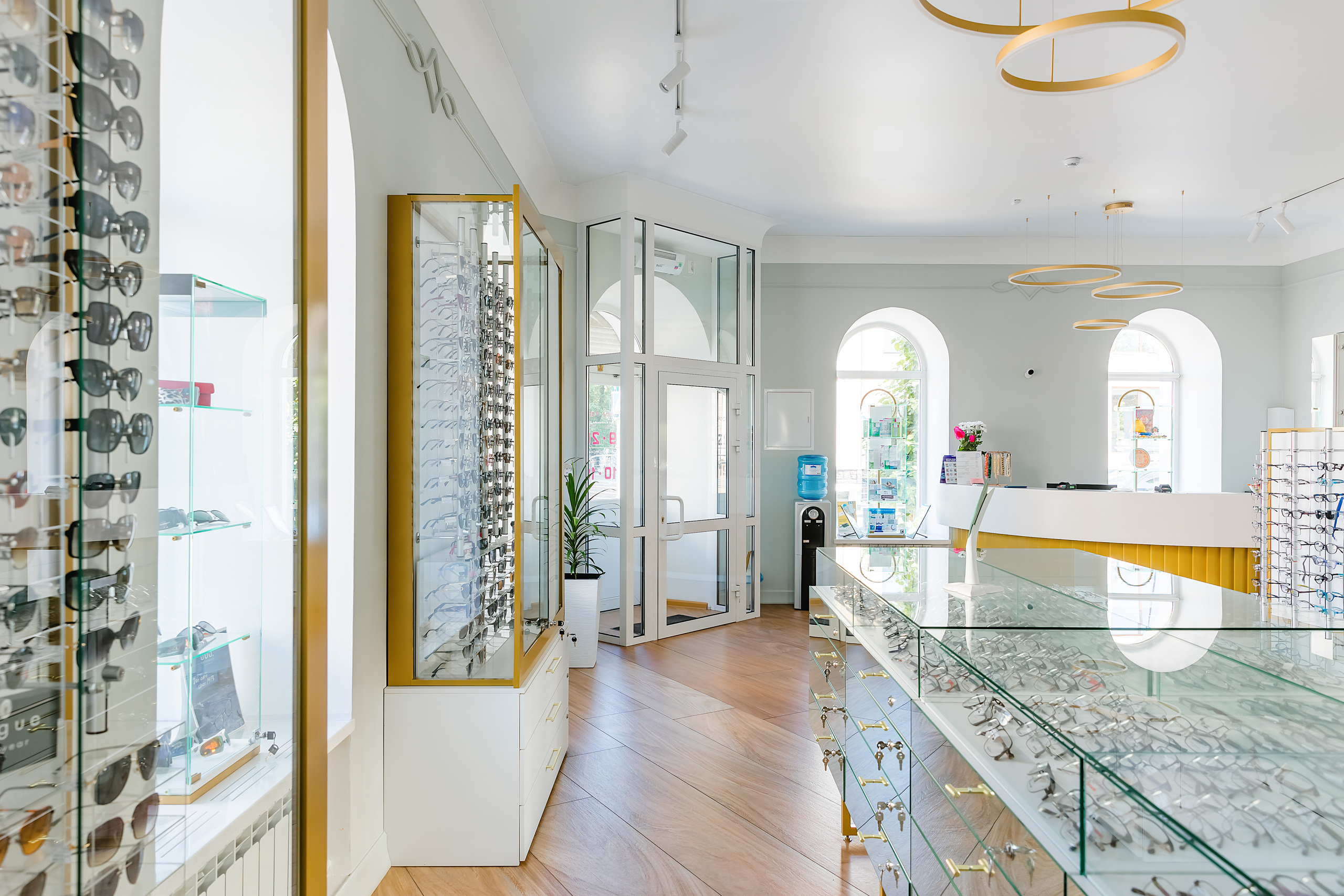 Салон «Оптик Лайф». Фотограф и видеограф в Улан-Удэ: Аюна Габагуева и Артём Шаханов