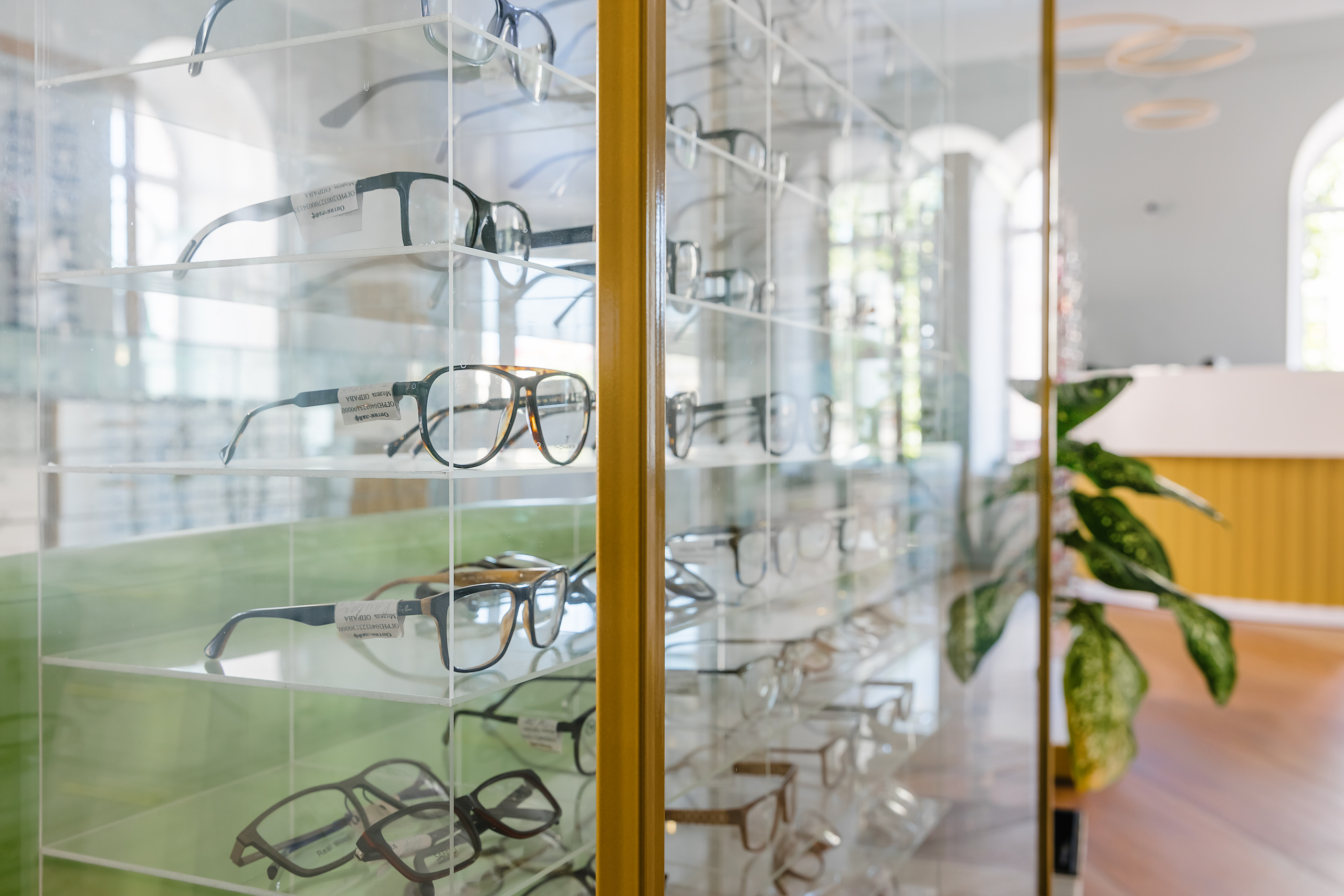 Салон «Оптик Лайф». Фотограф и видеограф в Улан-Удэ: Аюна Габагуева и Артём Шаханов