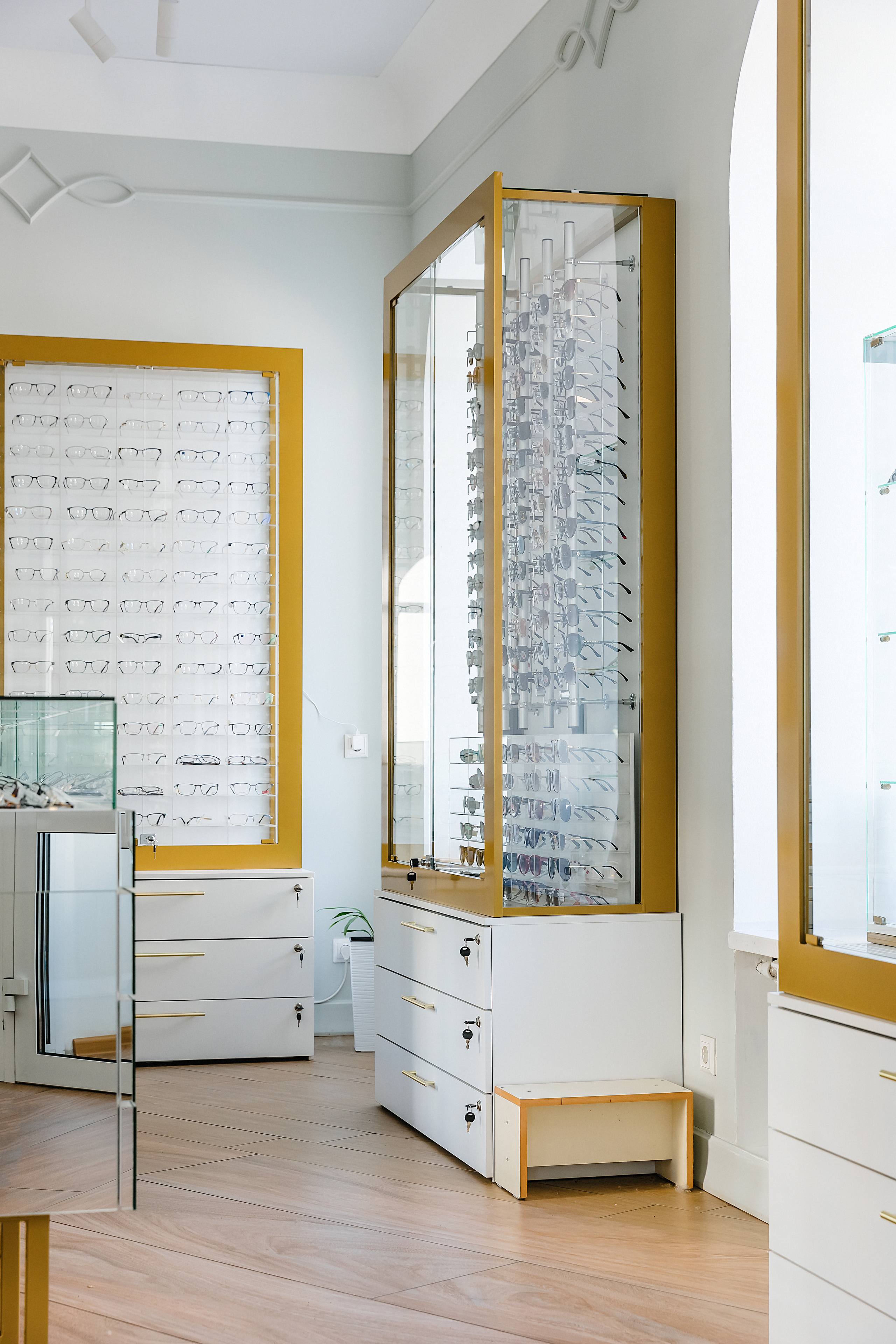 Салон «Оптик Лайф». Фотограф и видеограф в Улан-Удэ: Аюна Габагуева и Артём Шаханов