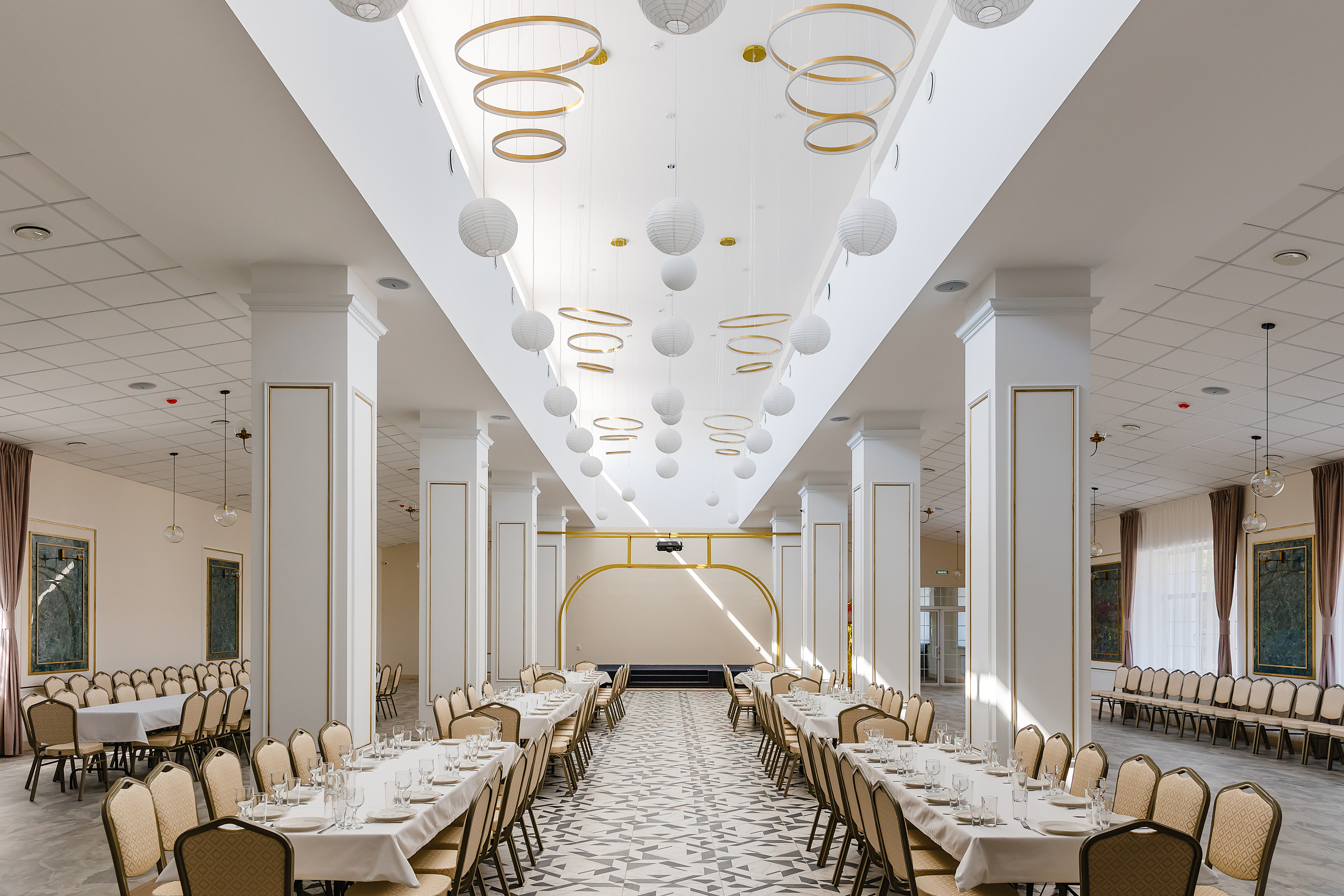 «Холл» на Борсоева. Фотограф и видеограф в Улан-Удэ: Аюна Габагуева и Артём Шаханов