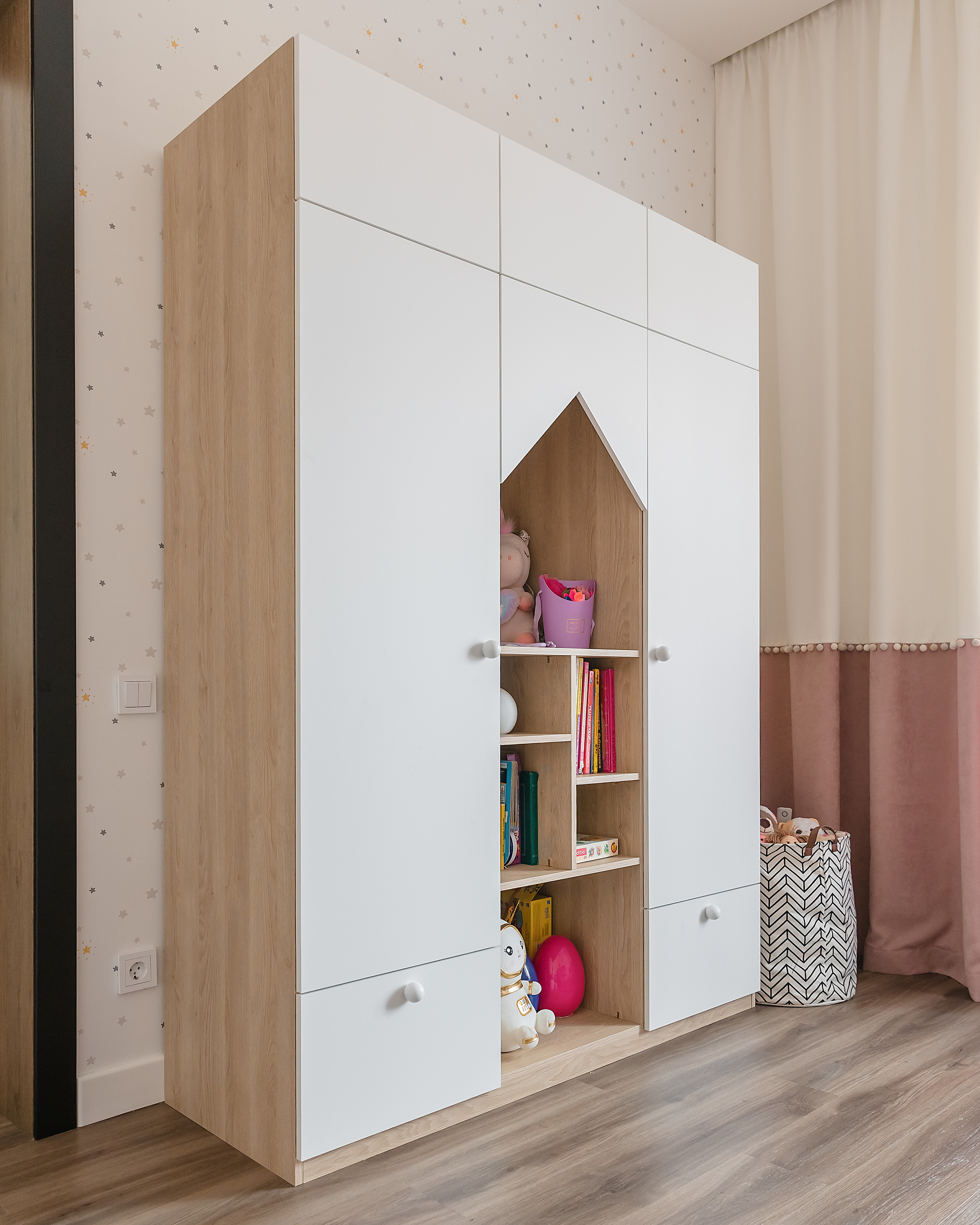 Дом на Тобольской. Фотограф и видеограф в Улан-Удэ: Аюна Габагуева и Артём Шаханов