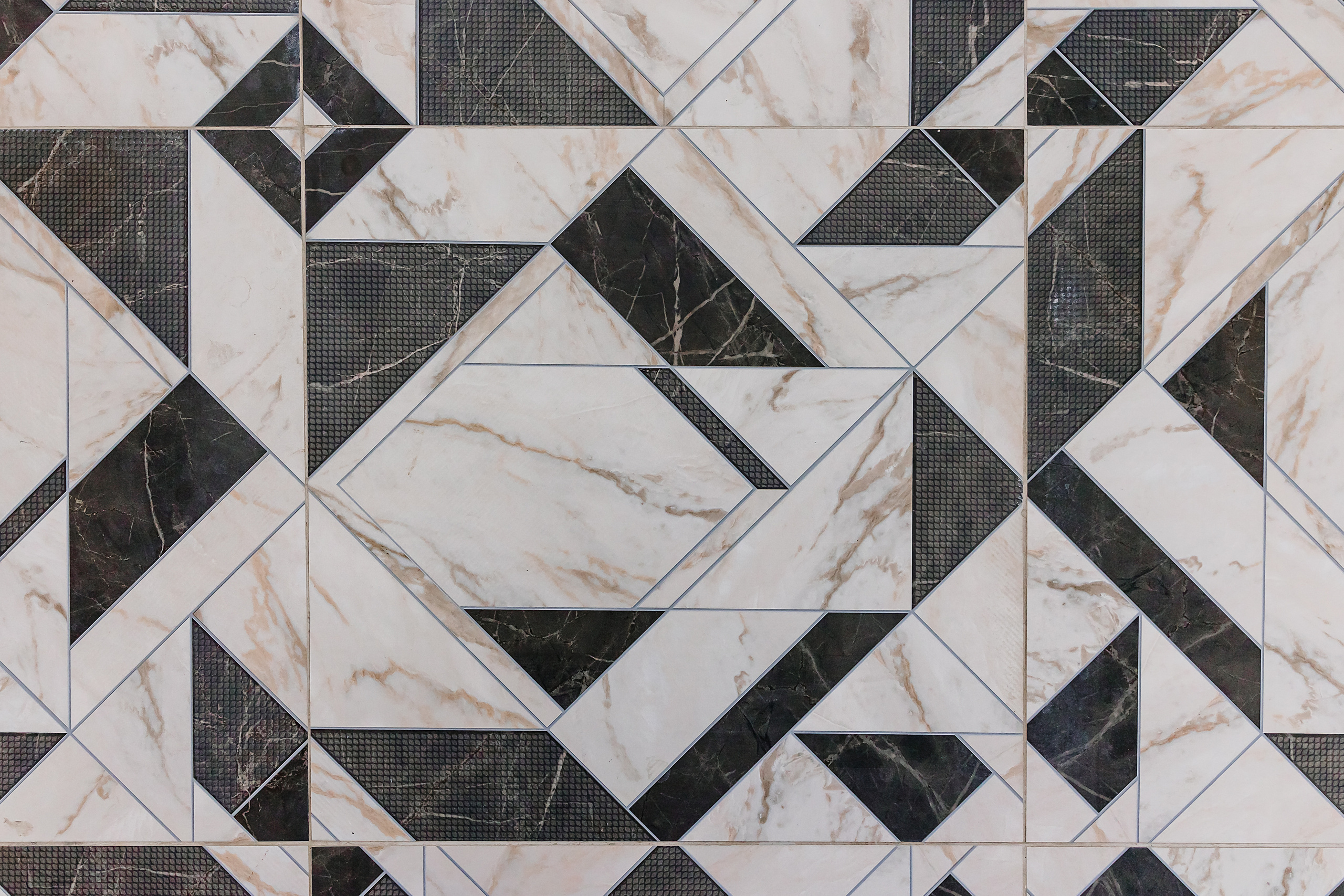 «Холл» на Борсоева. Фотограф и видеограф в Улан-Удэ: Аюна Габагуева и Артём Шаханов