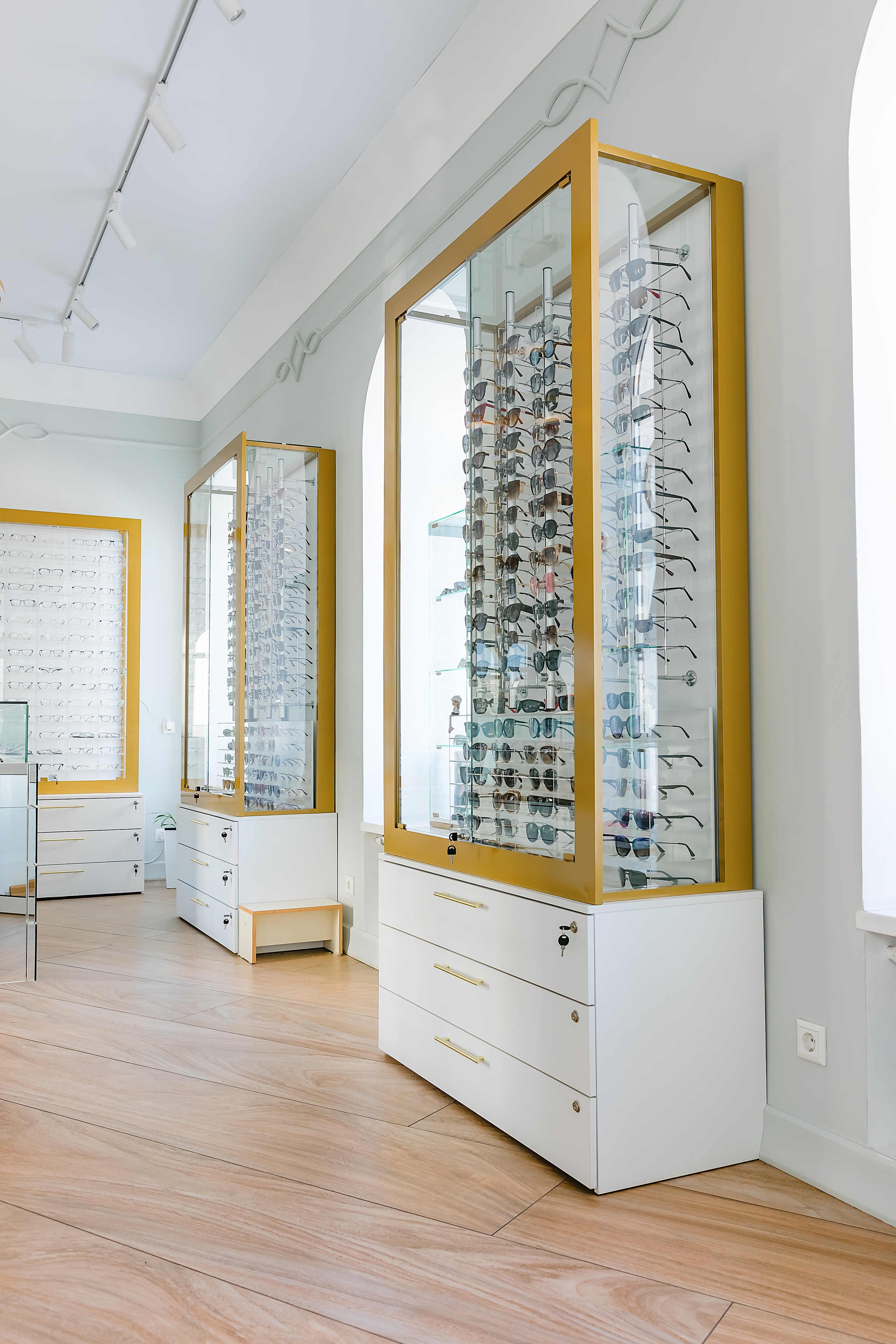 Салон «Оптик Лайф». Фотограф и видеограф в Улан-Удэ: Аюна Габагуева и Артём Шаханов