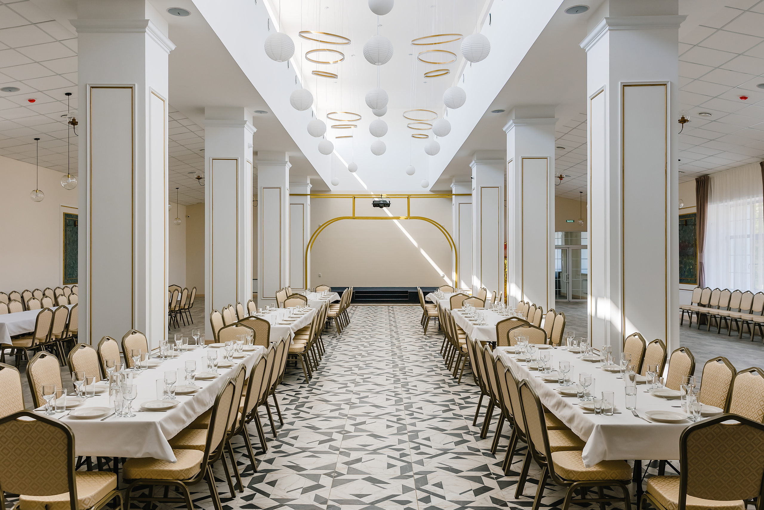 «Холл» на Борсоева. Фотограф и видеограф в Улан-Удэ: Аюна Габагуева и Артём Шаханов