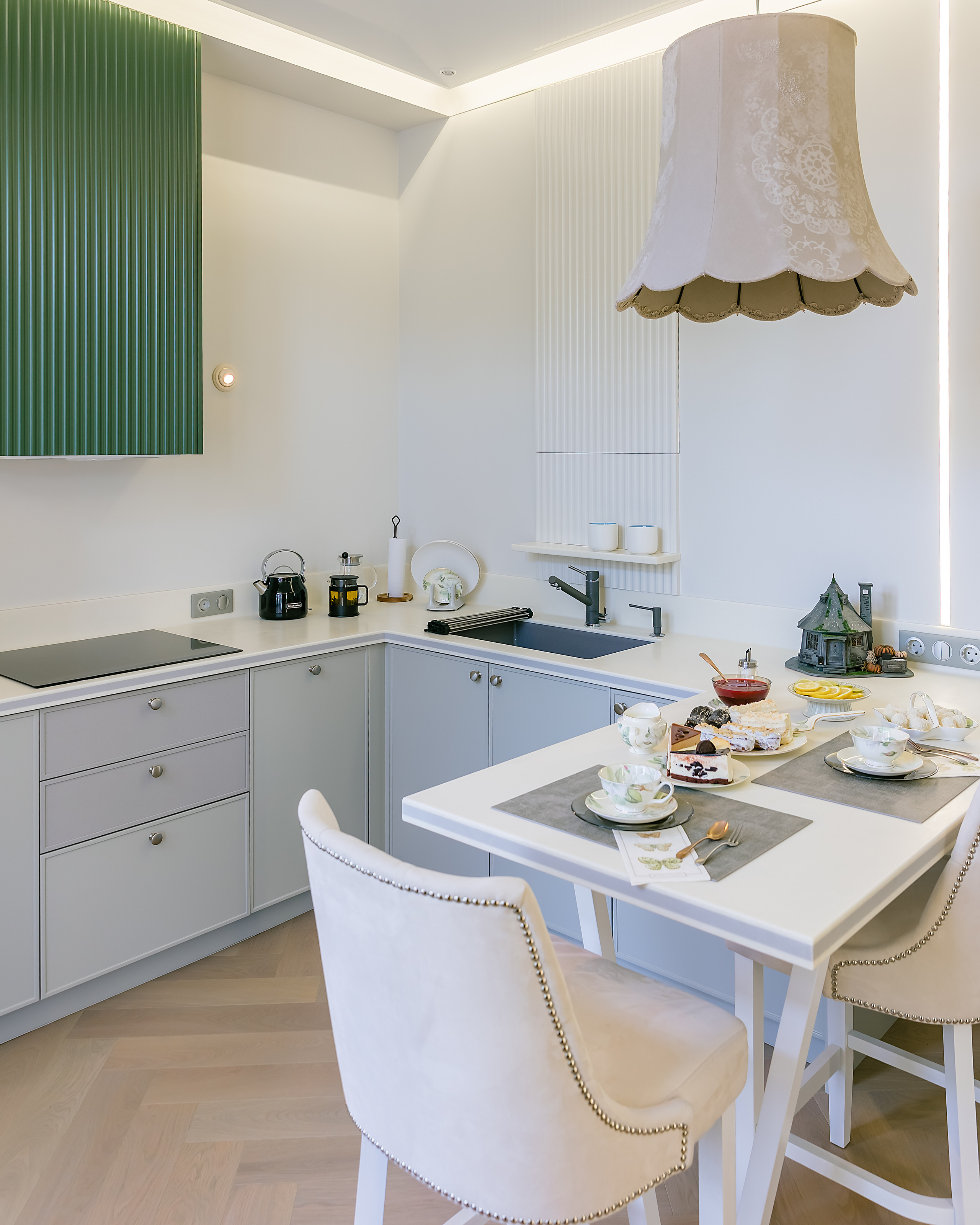 Кабинет на Ленина. Фотограф и видеограф в Улан-Удэ: Аюна Габагуева и Артём Шаханов