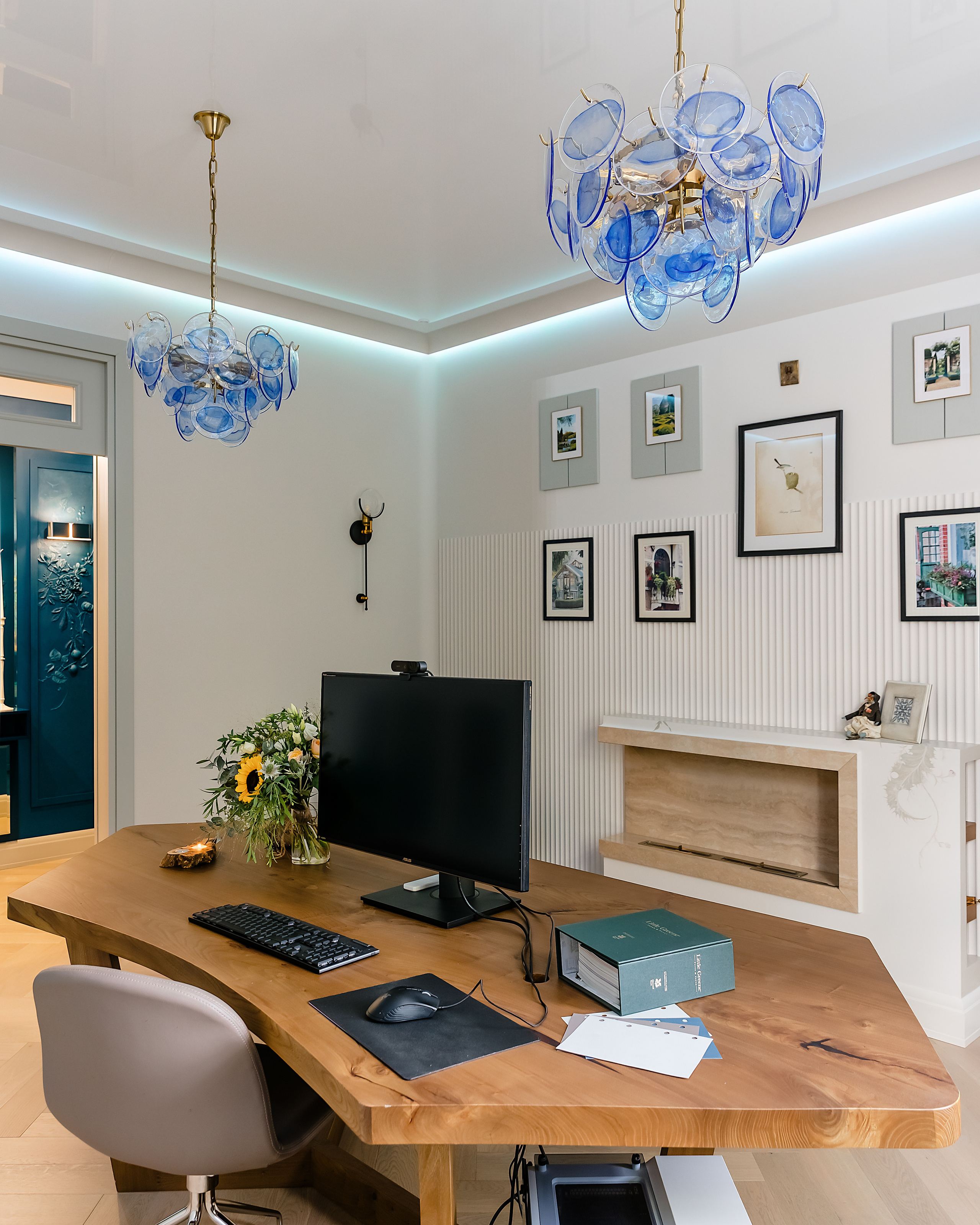 Кабинет на Ленина. Фотограф и видеограф в Улан-Удэ: Аюна Габагуева и Артём Шаханов