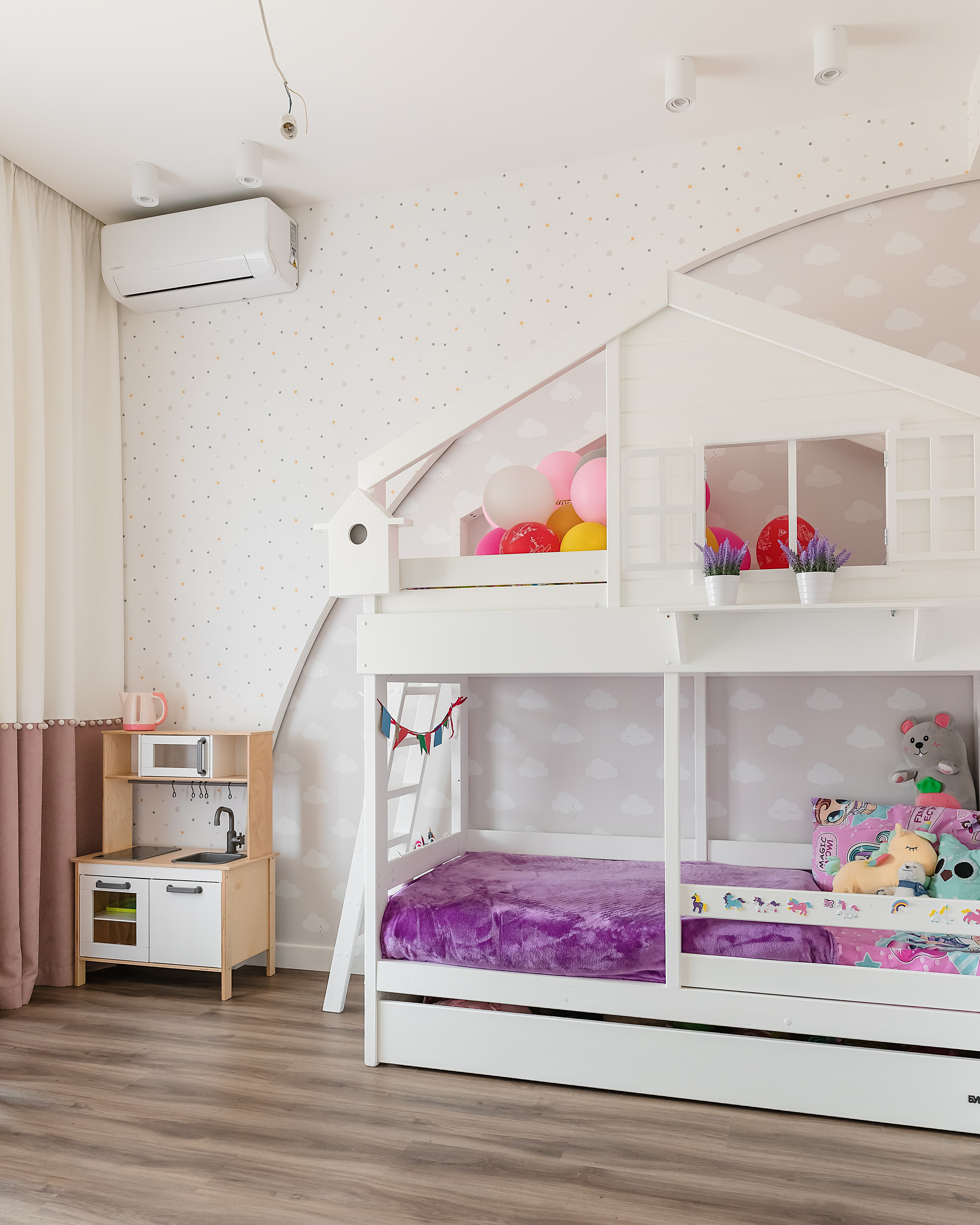 Дом на Тобольской. Фотограф и видеограф в Улан-Удэ: Аюна Габагуева и Артём Шаханов