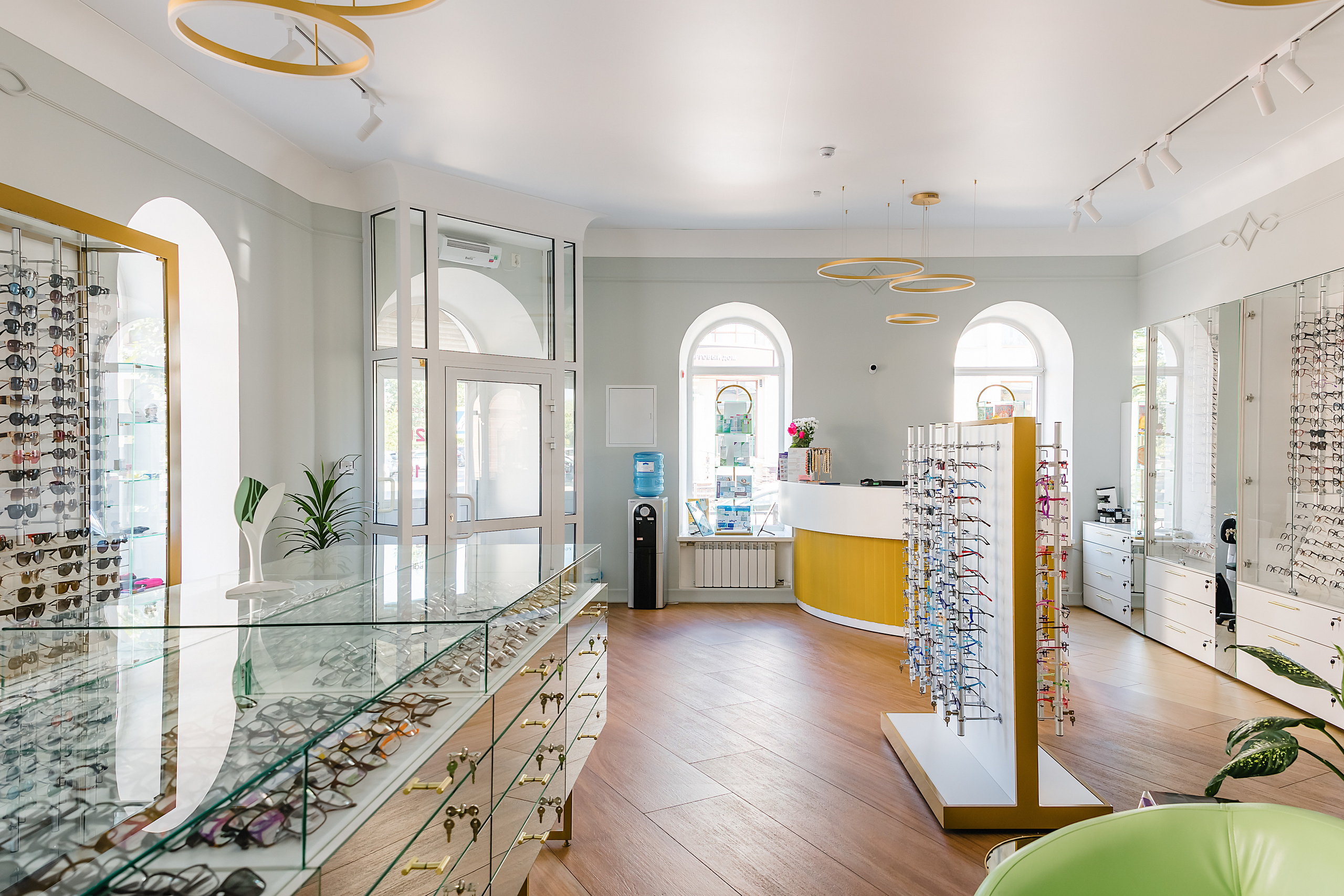 Салон «Оптик Лайф». Фотограф и видеограф в Улан-Удэ: Аюна Габагуева и Артём Шаханов