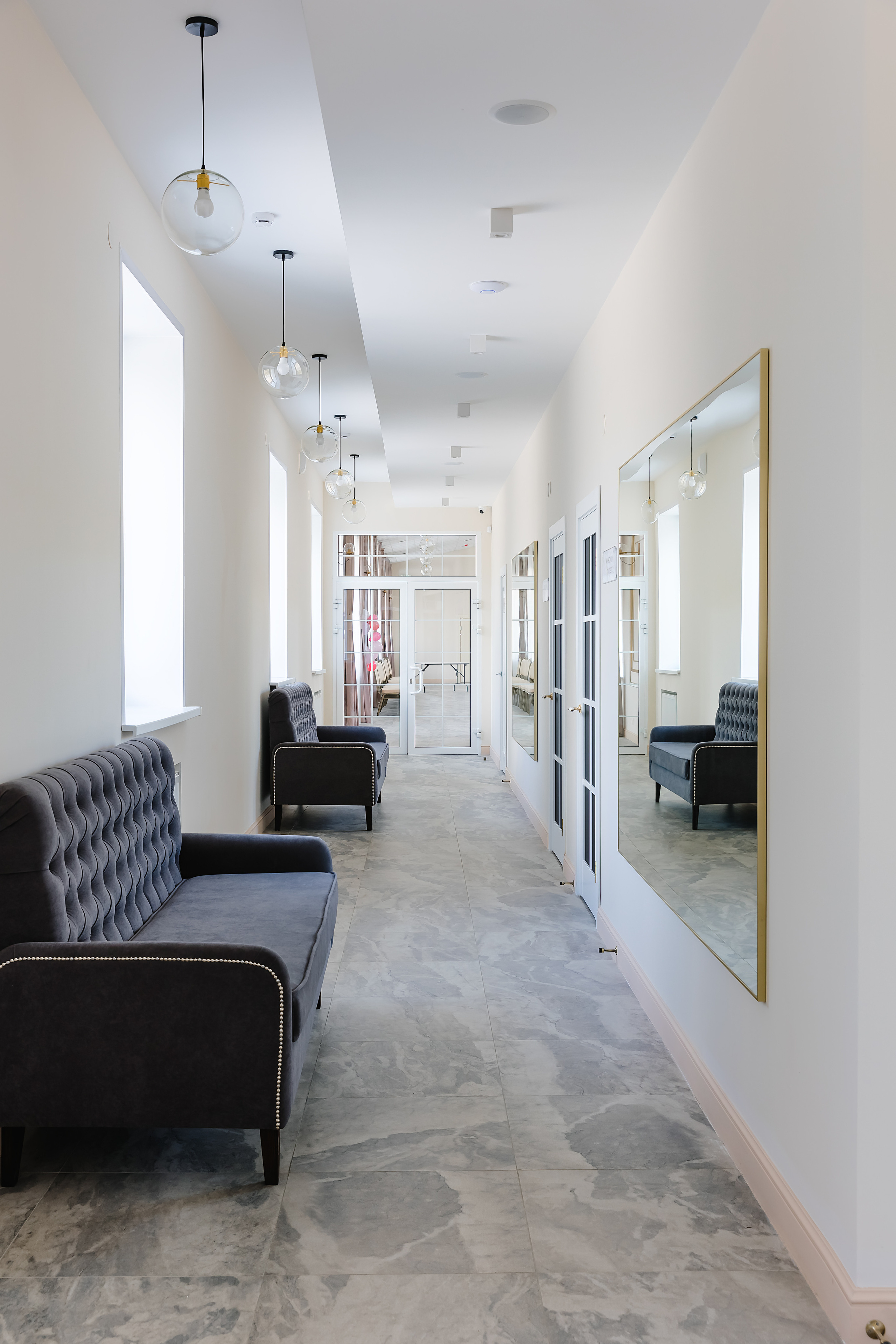 «Холл» на Борсоева. Фотограф и видеограф в Улан-Удэ: Аюна Габагуева и Артём Шаханов