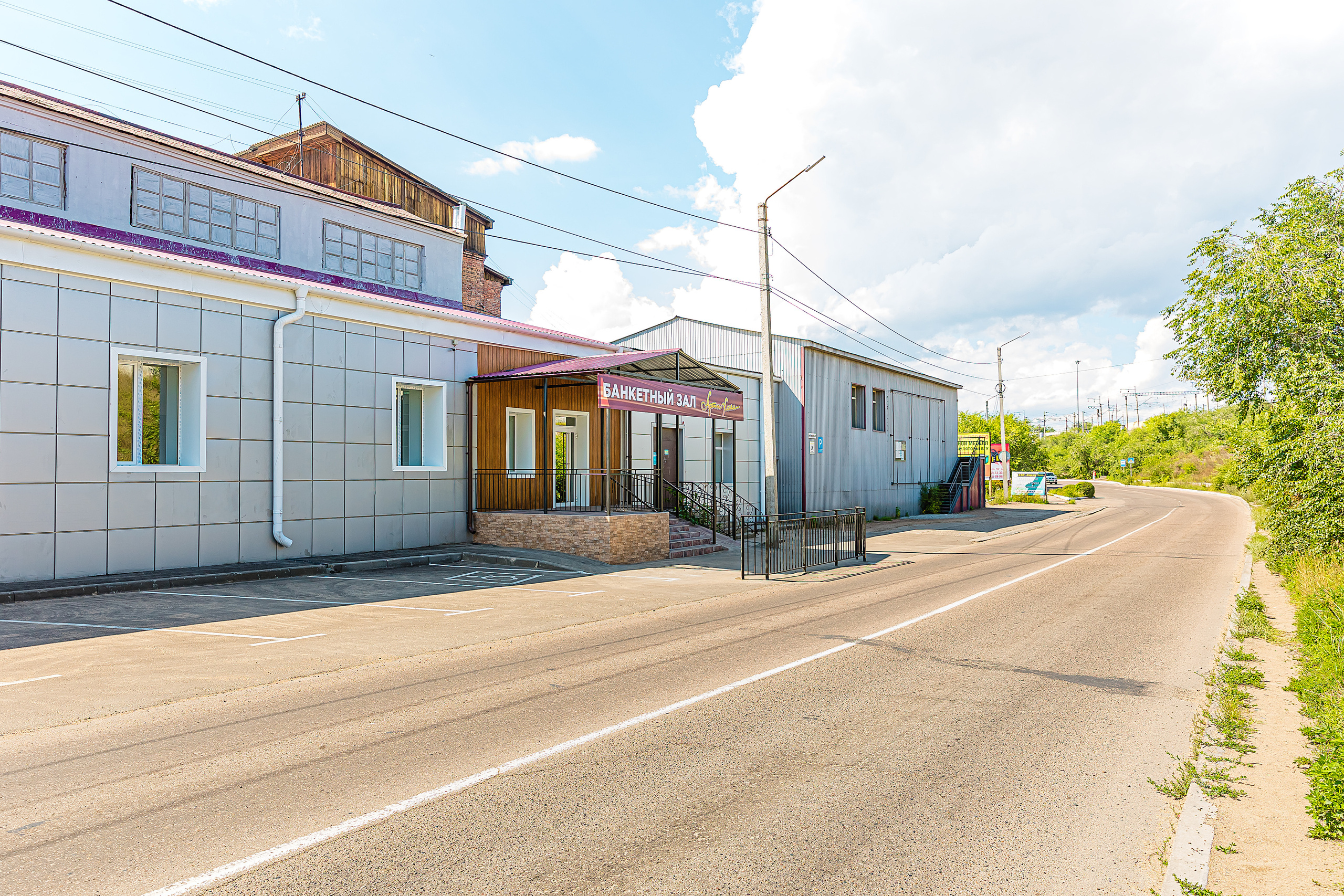 «Холл» на Борсоева. Фотограф и видеограф в Улан-Удэ: Аюна Габагуева и Артём Шаханов