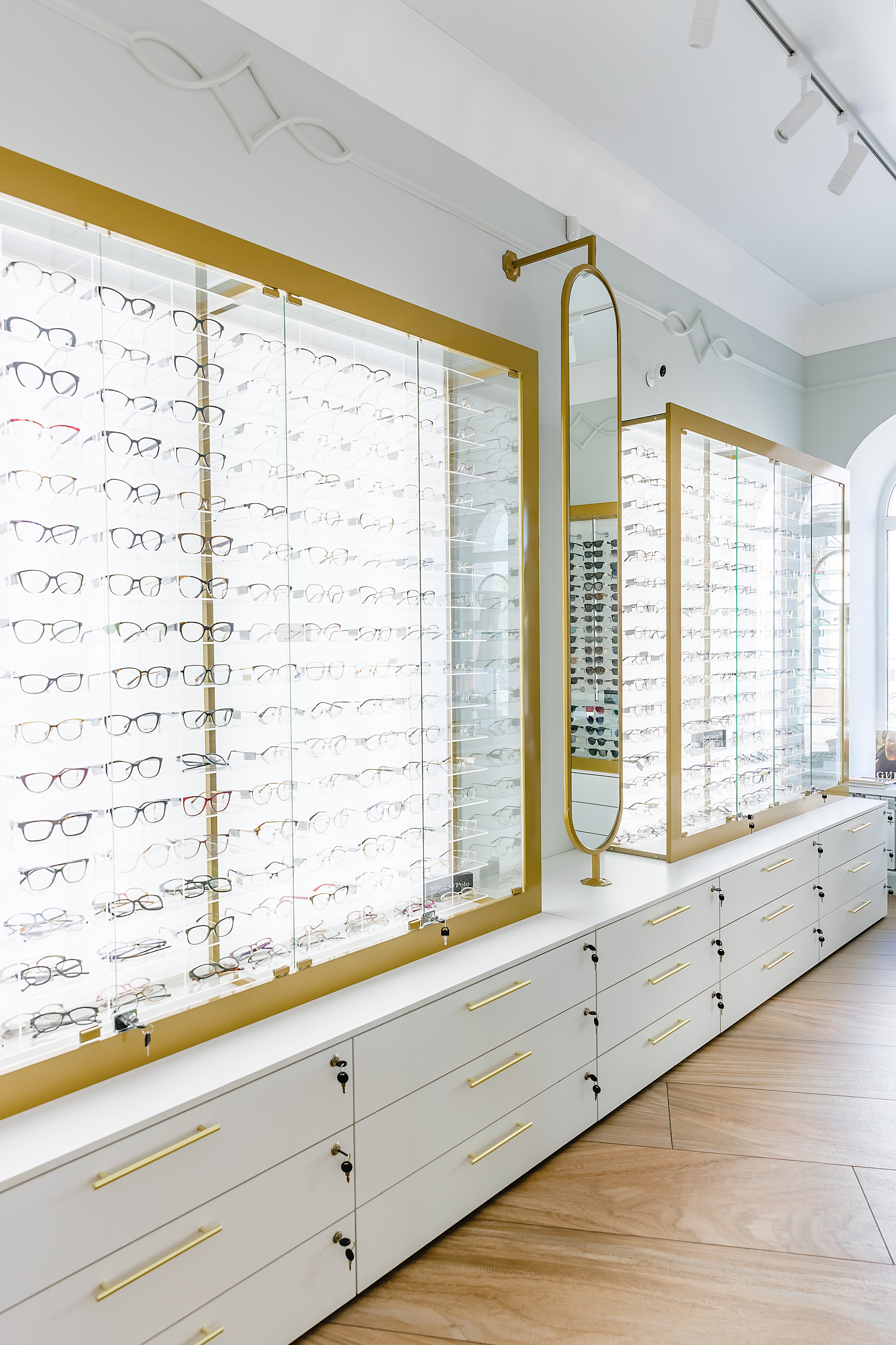 Салон «Оптик Лайф». Фотограф и видеограф в Улан-Удэ: Аюна Габагуева и Артём Шаханов