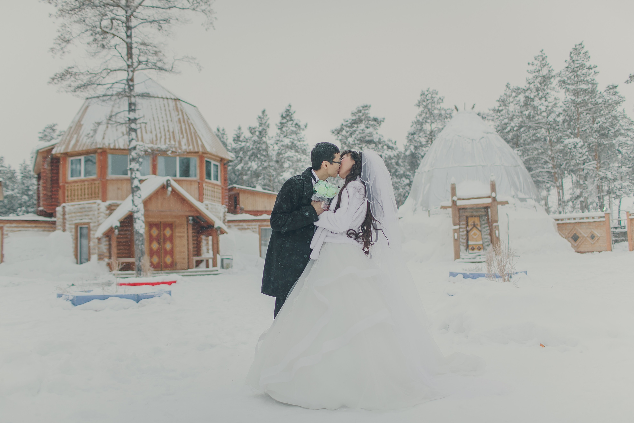 Зимнее свадебное фото. Фотограф Надежда Куин, Якутск