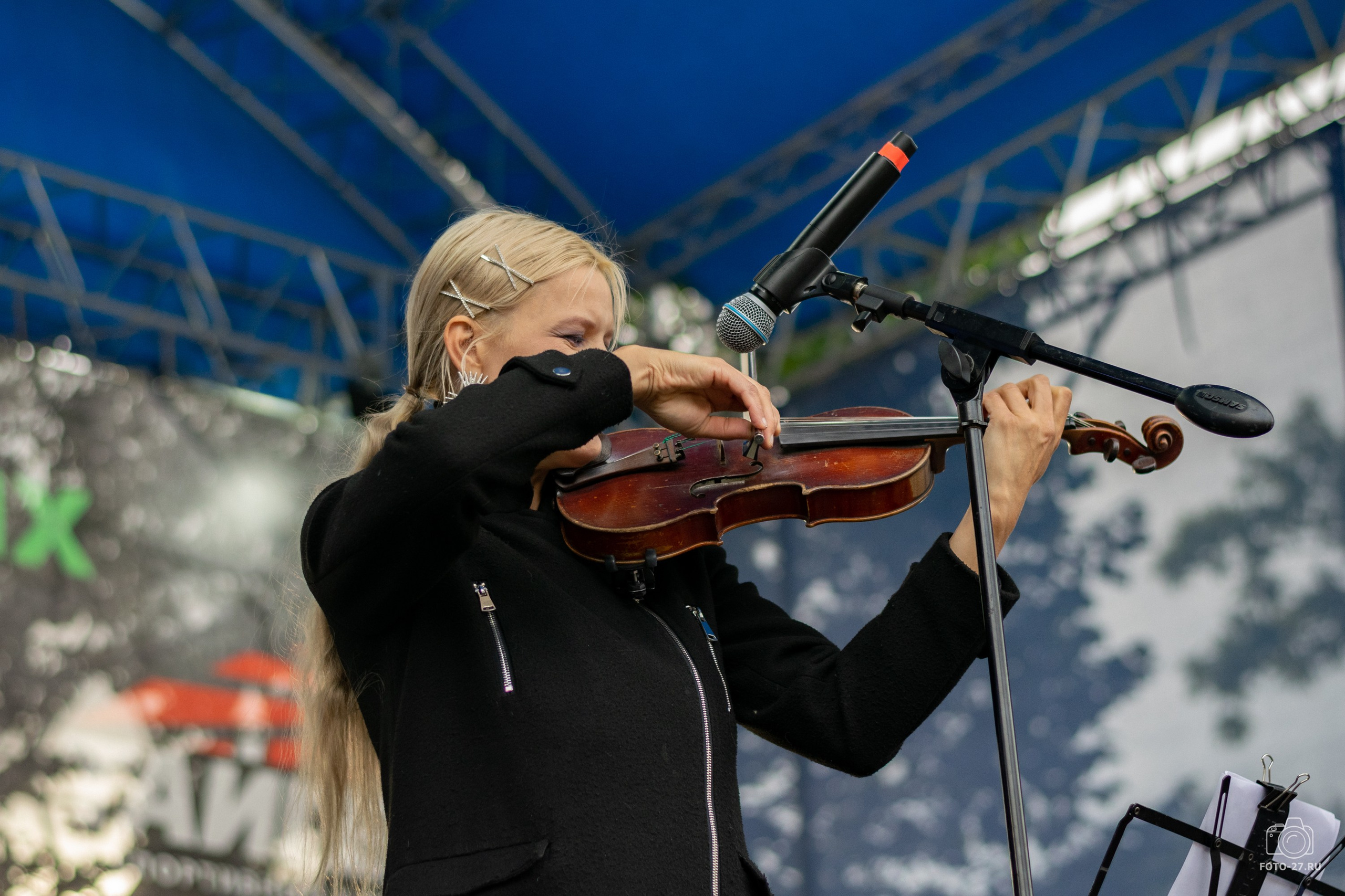 Антон Курдюмов фотограф в Хабаровске Рина Курдюмова фото27 foto27 Антон Дорофеев репортажный репортаж документалист Тони и Рина фотосоздатели Международный фестиваль Рок в защиту животных Хабаровск