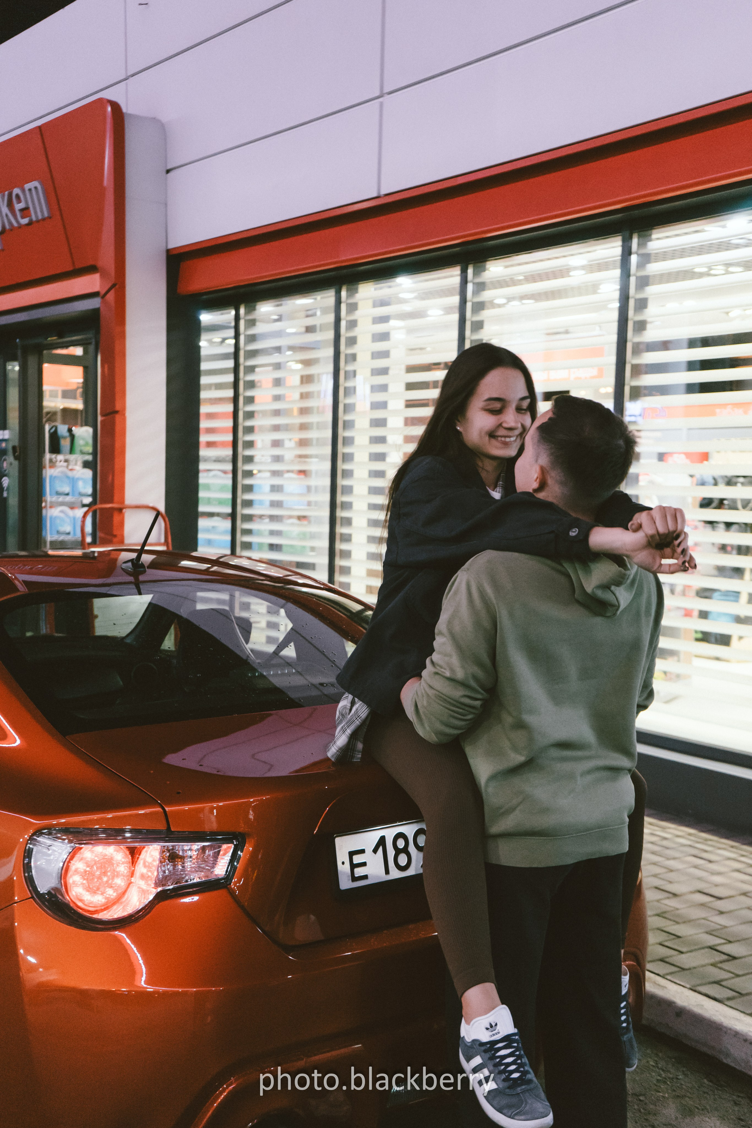 Love x story. Люблю снимать не только эмоции людей, но и автомобили.Живу в Челябинске, ну и конечно как же без путешествий по городам
