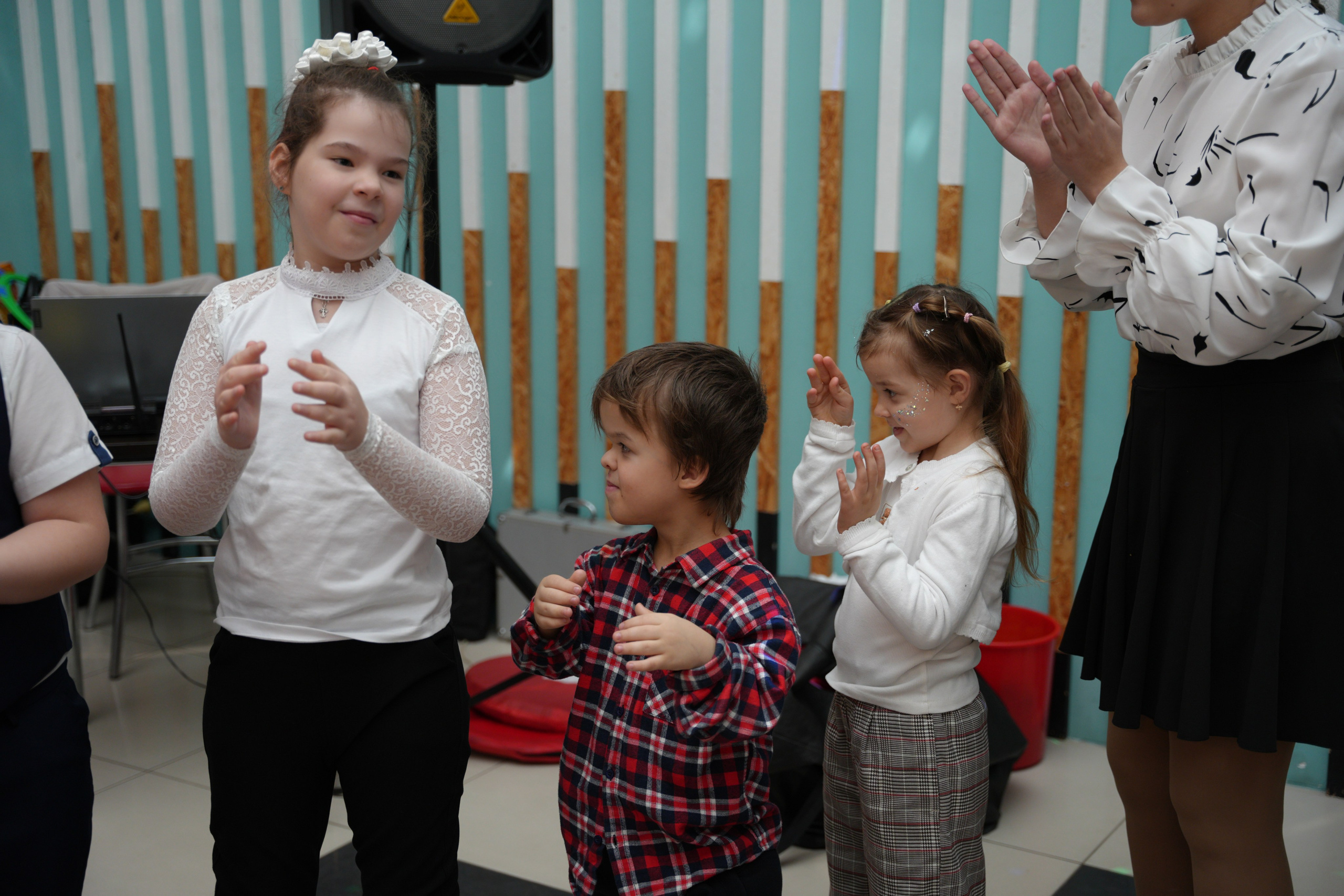 Социально —благотворительная акция «Ты в этом мире не один», посвященная Международному дню инвалидов. ВЫПУСКНЫЕ АЛЬБОМЫ, Школьный фотограф, семейный и свадебный в Саратове и области Ольга Плаксина