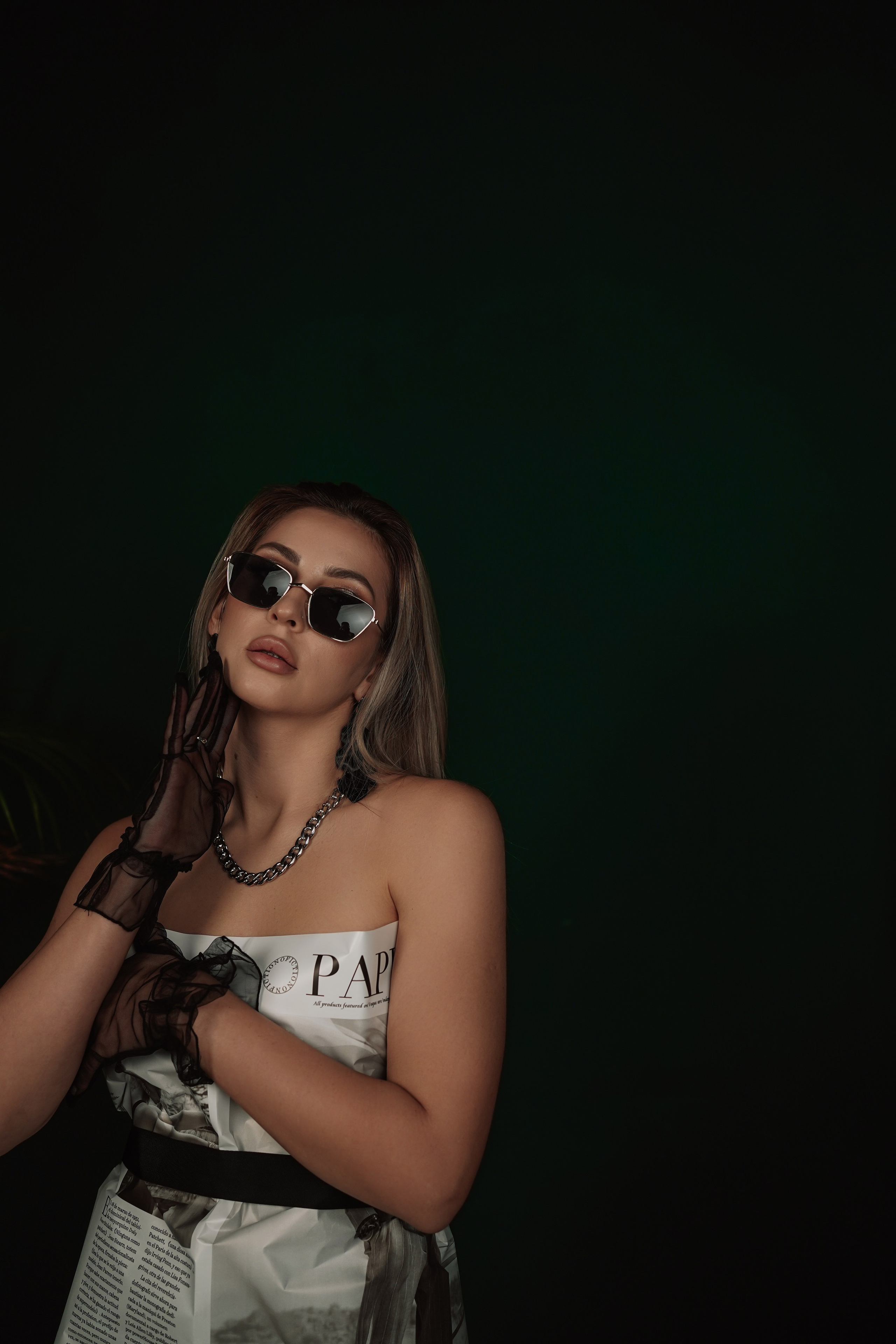 Фотостудия Рафинад. Женский фотограф Новочеркасск, Ростов-на-Дону, Шахты. Девушка в газете. Свадебный фотограф в Ростове-на-Дону. Таинство Крещения и Венчания, семейные фотосессии. Алёна Чёботова