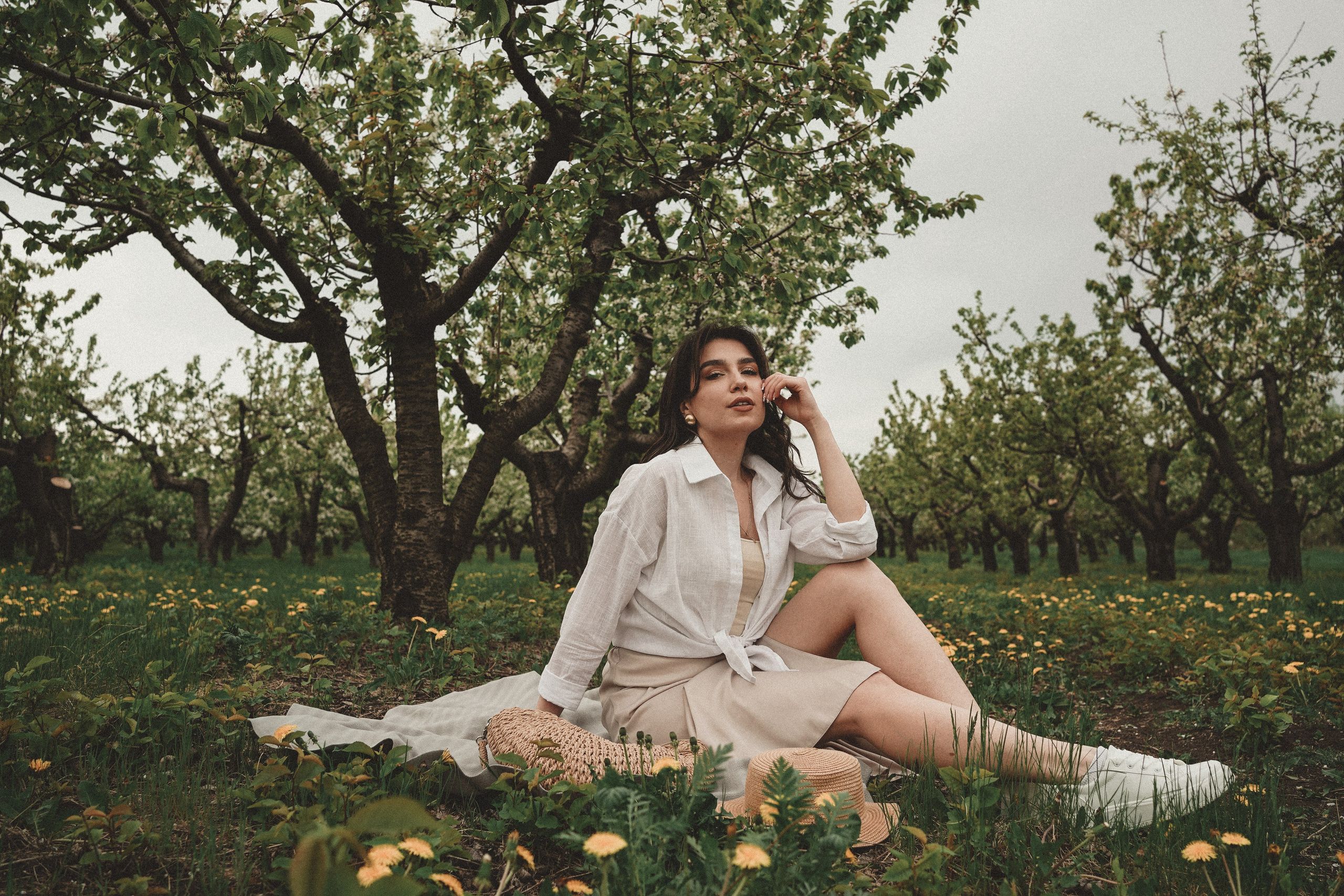 Фотосессия в цветущем саду в пос. Мускатный. Фотограф Ростов-на-Дону. Свадебный фотограф в Ростове-на-Дону. Таинство Крещения и Венчания, семейные фотосессии. Алёна Чёботова