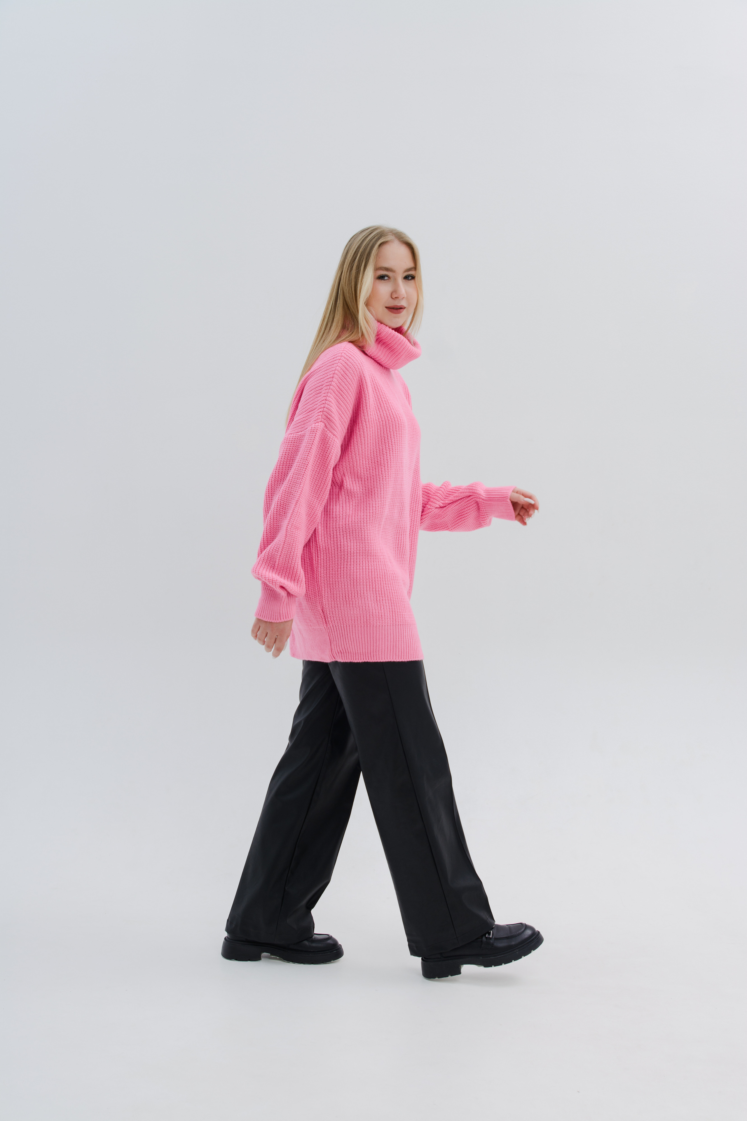 Фотосъемка для маркетплейсов, вайлдберриз, озон, ламода. Юлия Гоголева. Fashion-фотограф в Волгограде