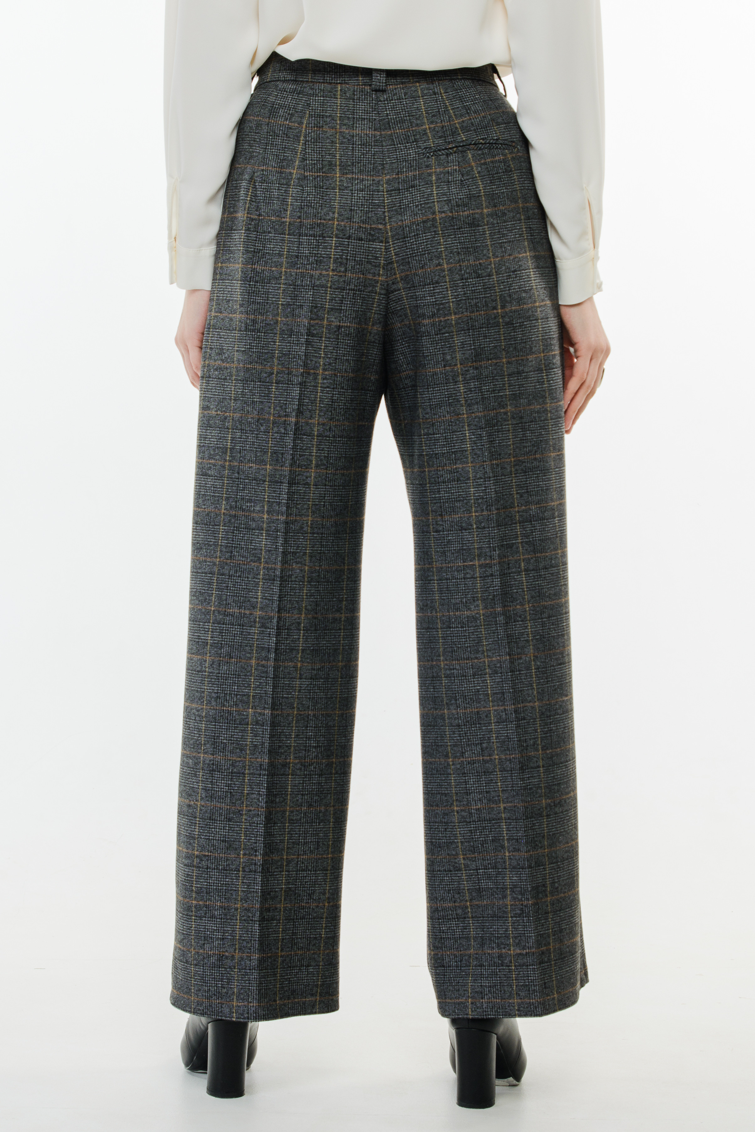 Фотосъемка для маркетплейсов, вайлдберриз, озон, ламода. Юлия Гоголева. Fashion-фотограф в Волгограде