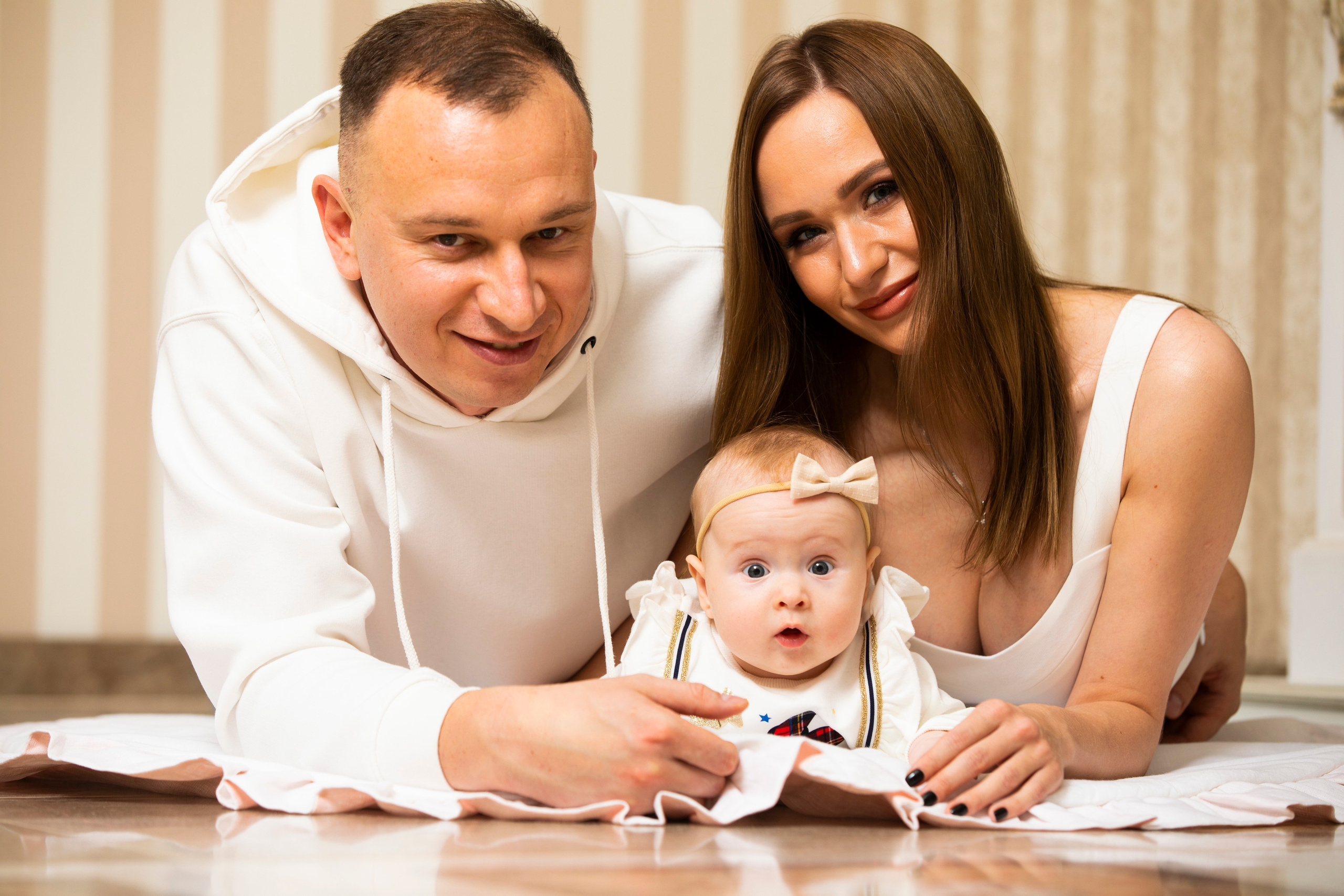 Семейные фото у Вас дома «Ася Игорь Алина ". ФОТОХУДОЖНИК