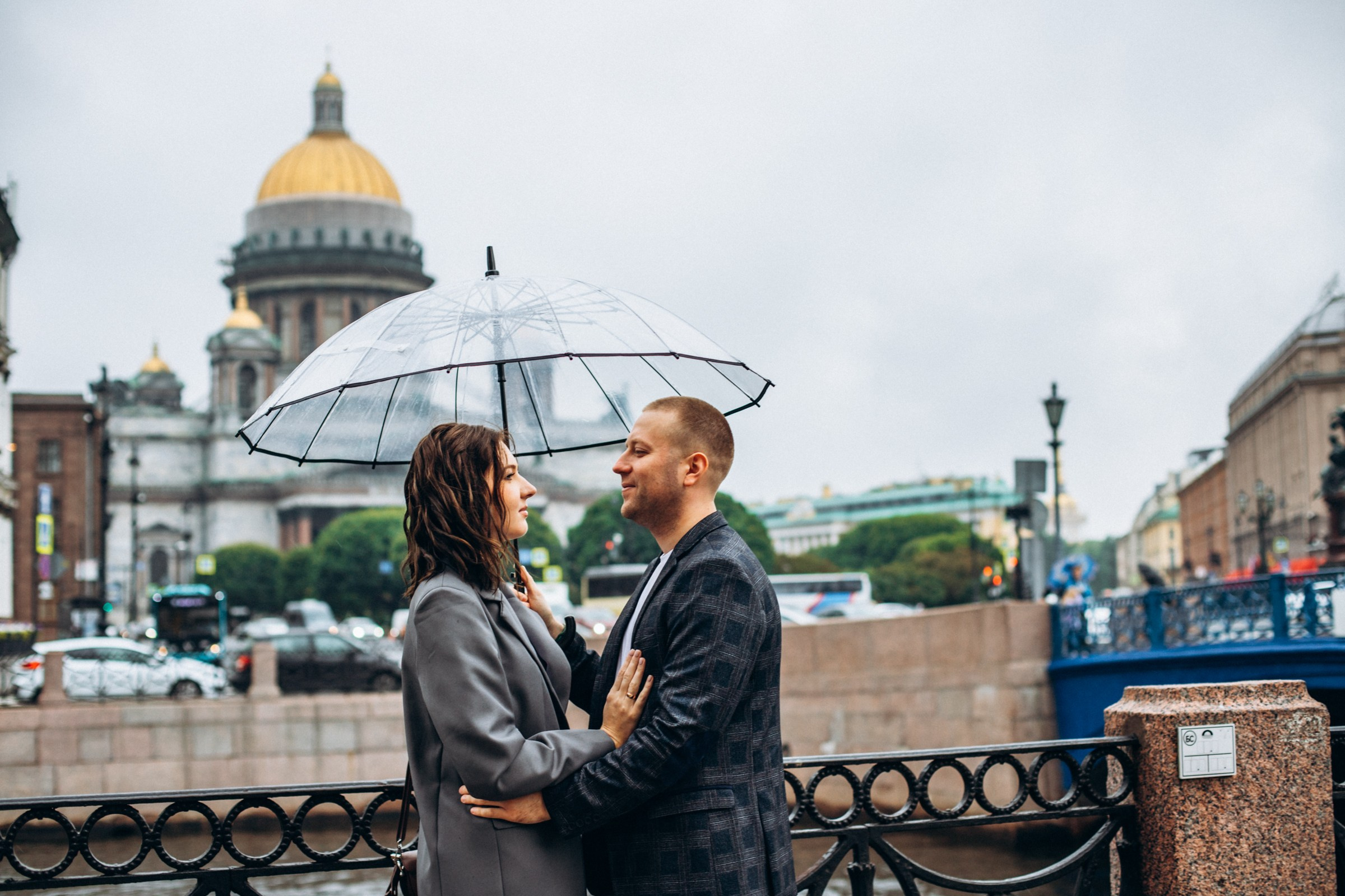Боря и Оксана в июне. Фотопрогулка в Петербурге. Индивидуальный и семейный фотограф в Санкт-Петербурге