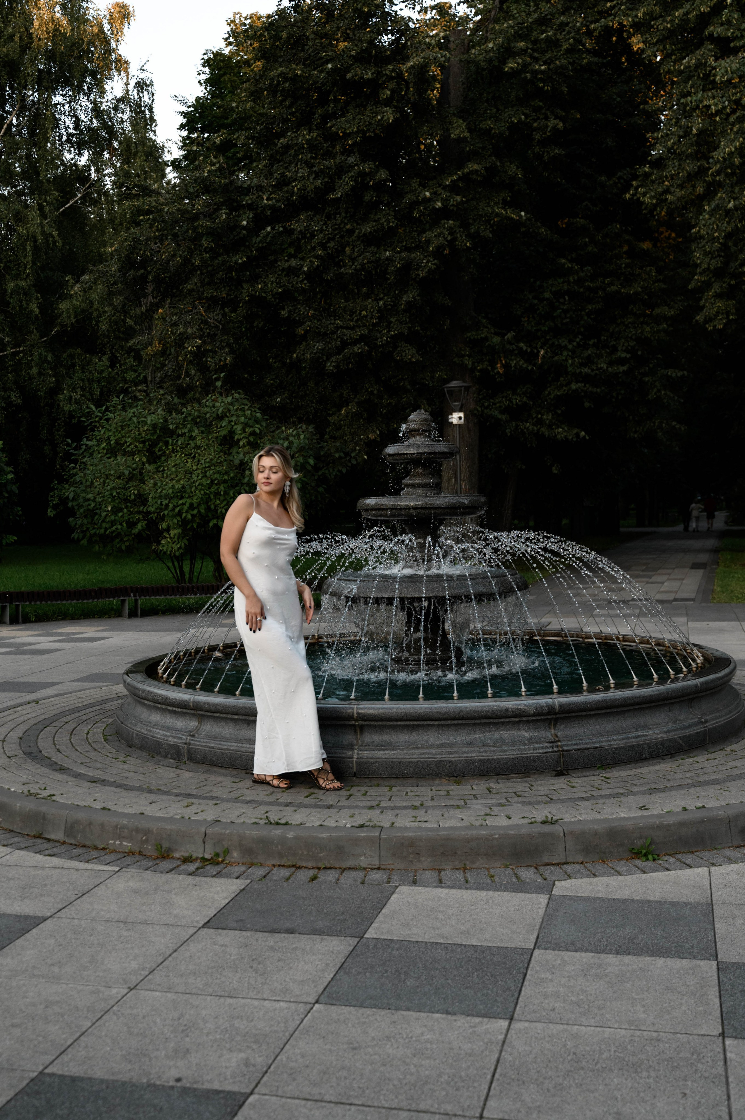 Лена в ботаническом Саду. Портретный и Фитнес фотограф в Москве Владислава Рыбалкина