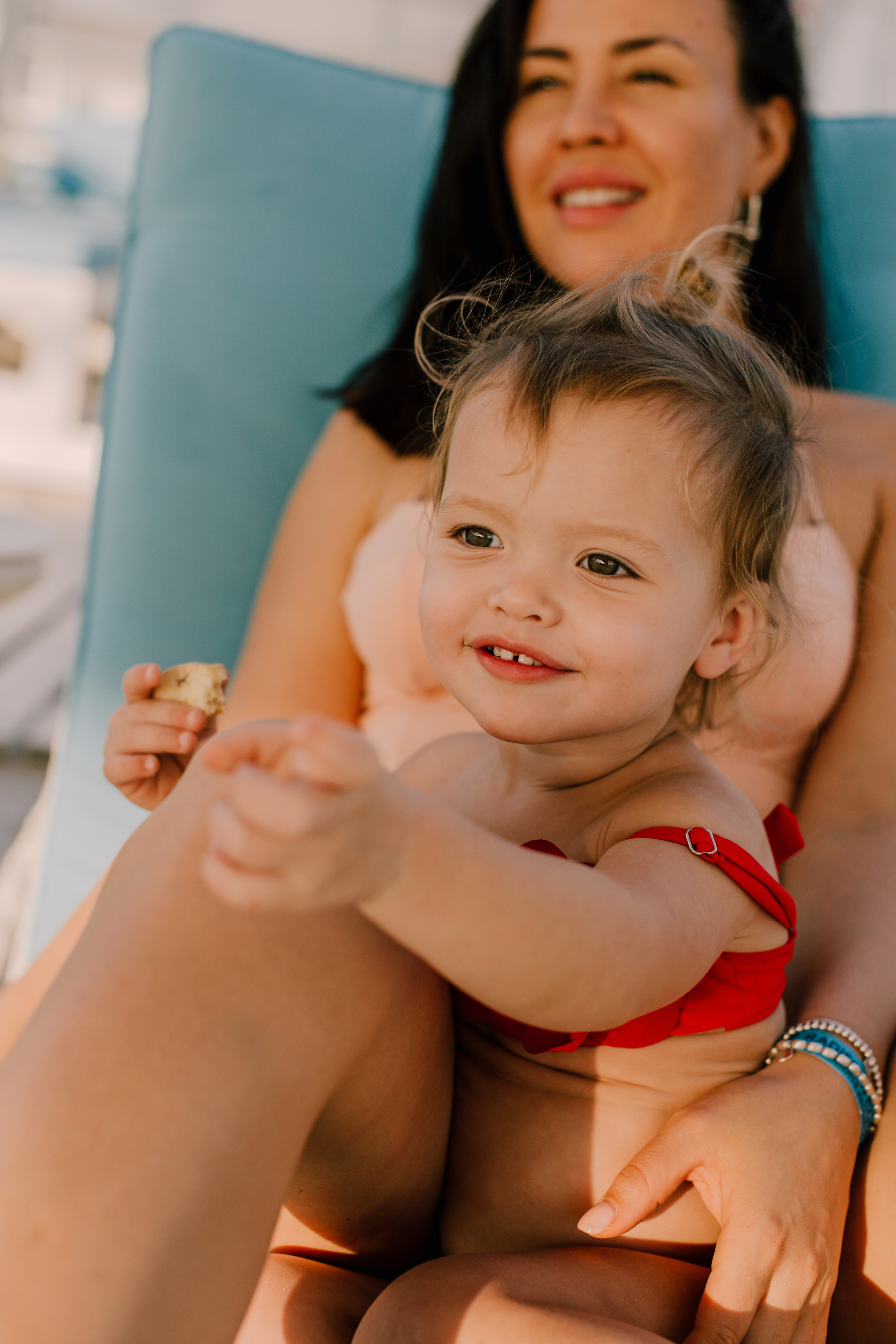 Пляжи Имеретинской Бухты. Милана Довгаль - семейный фотограф и видеограф  в Адлере и Сочи