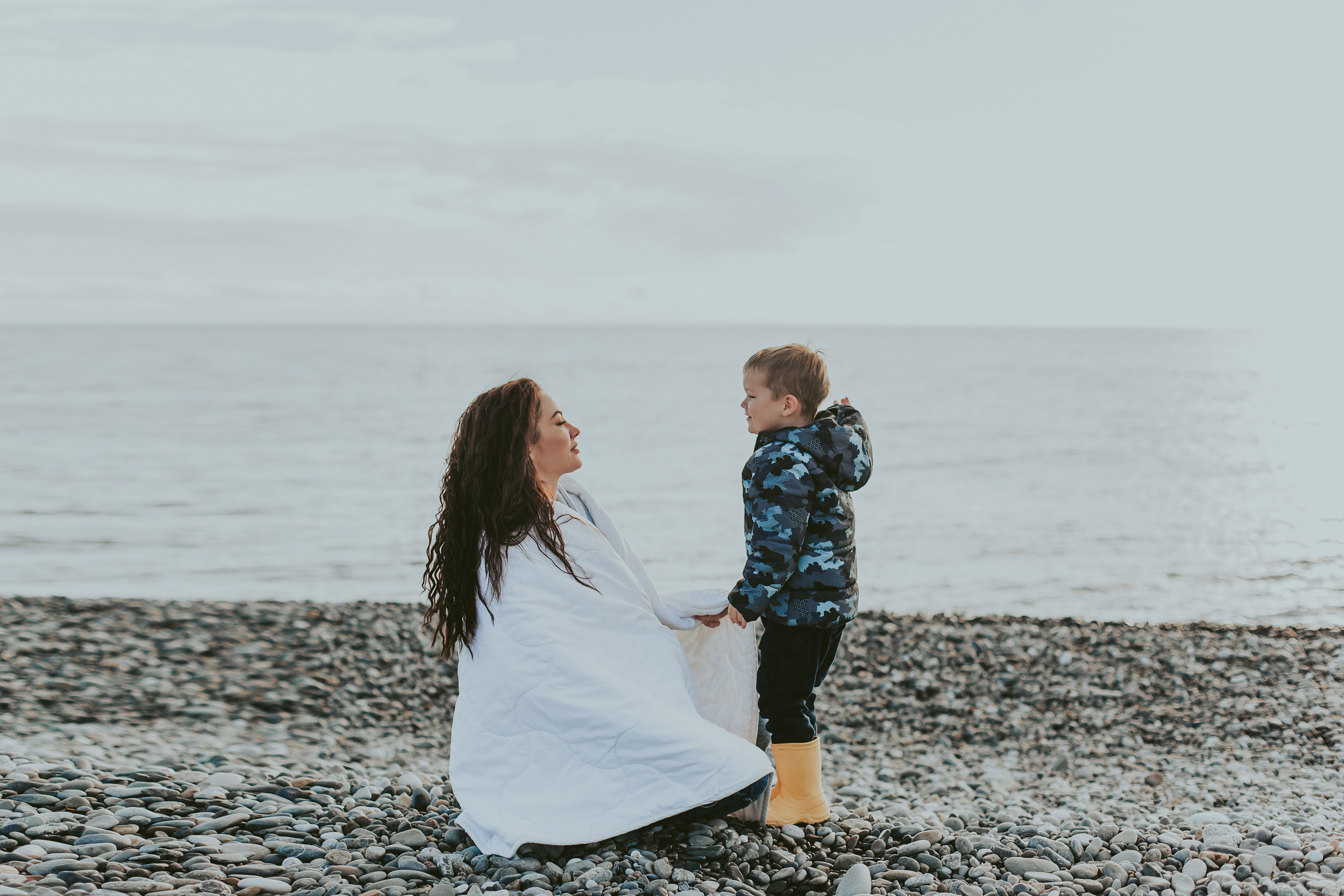 Пляжи Имеретинской Бухты. Милана Довгаль - семейный фотограф и видеограф  в Адлере и Сочи