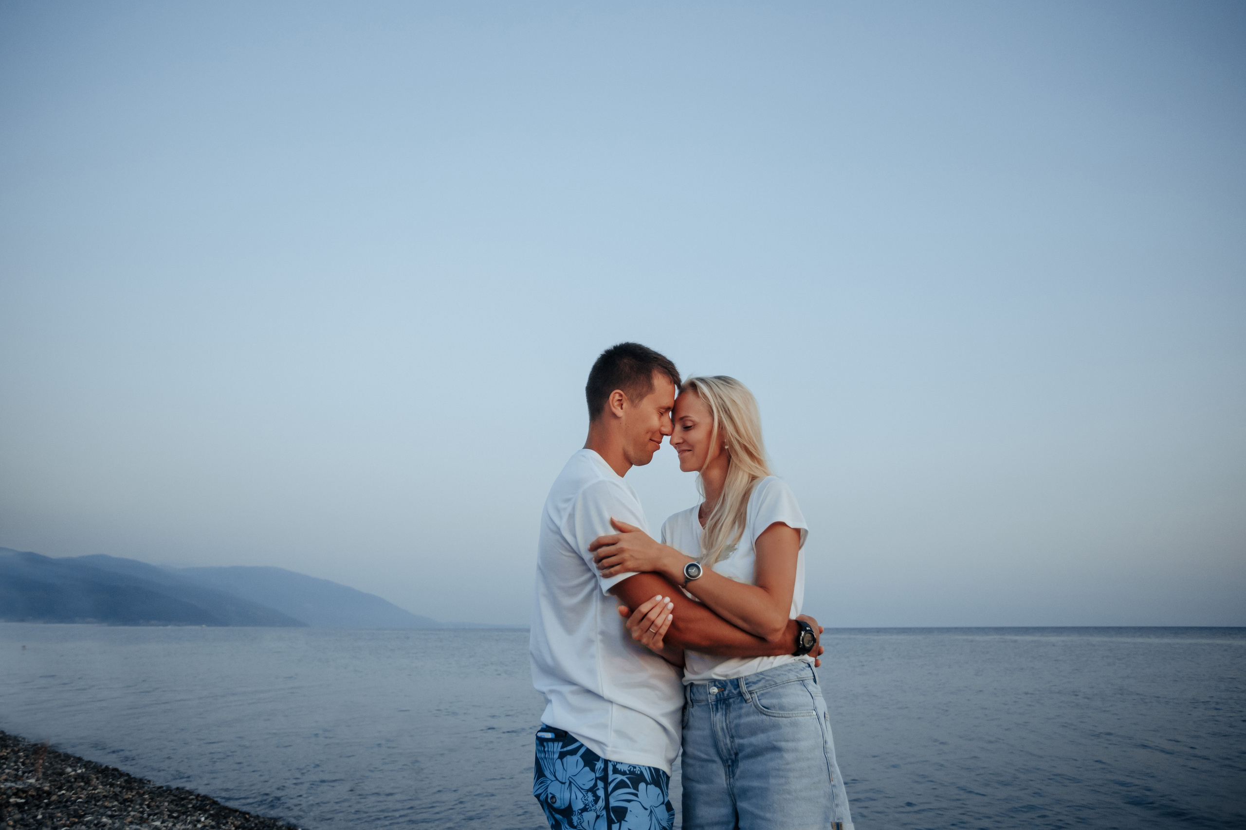 С видом на Абхазию. Милана Довгаль - семейный фотограф и видеограф  в Адлере и Сочи