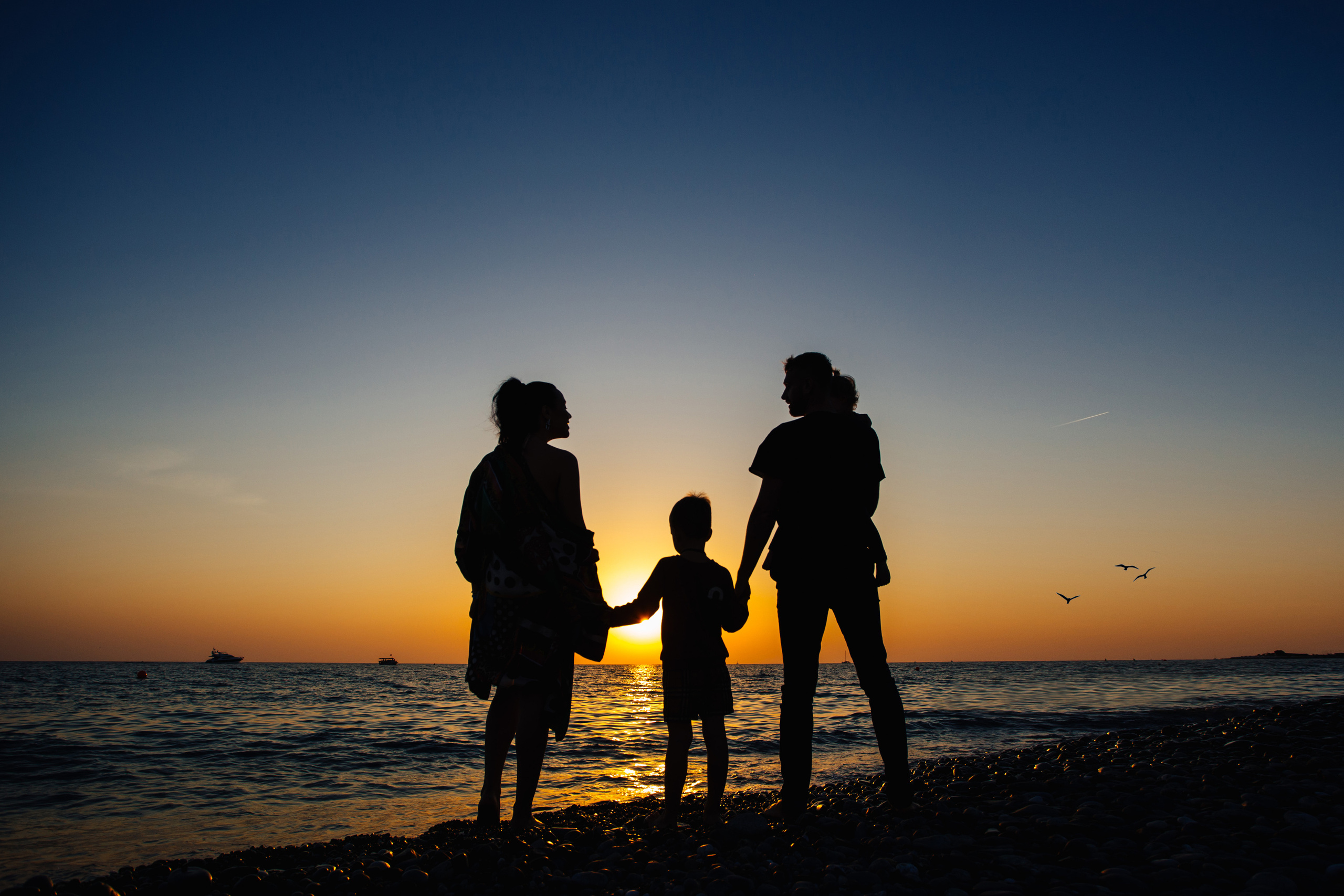 Пляжи Имеретинской Бухты. Милана Довгаль - семейный фотограф и видеограф  в Адлере и Сочи