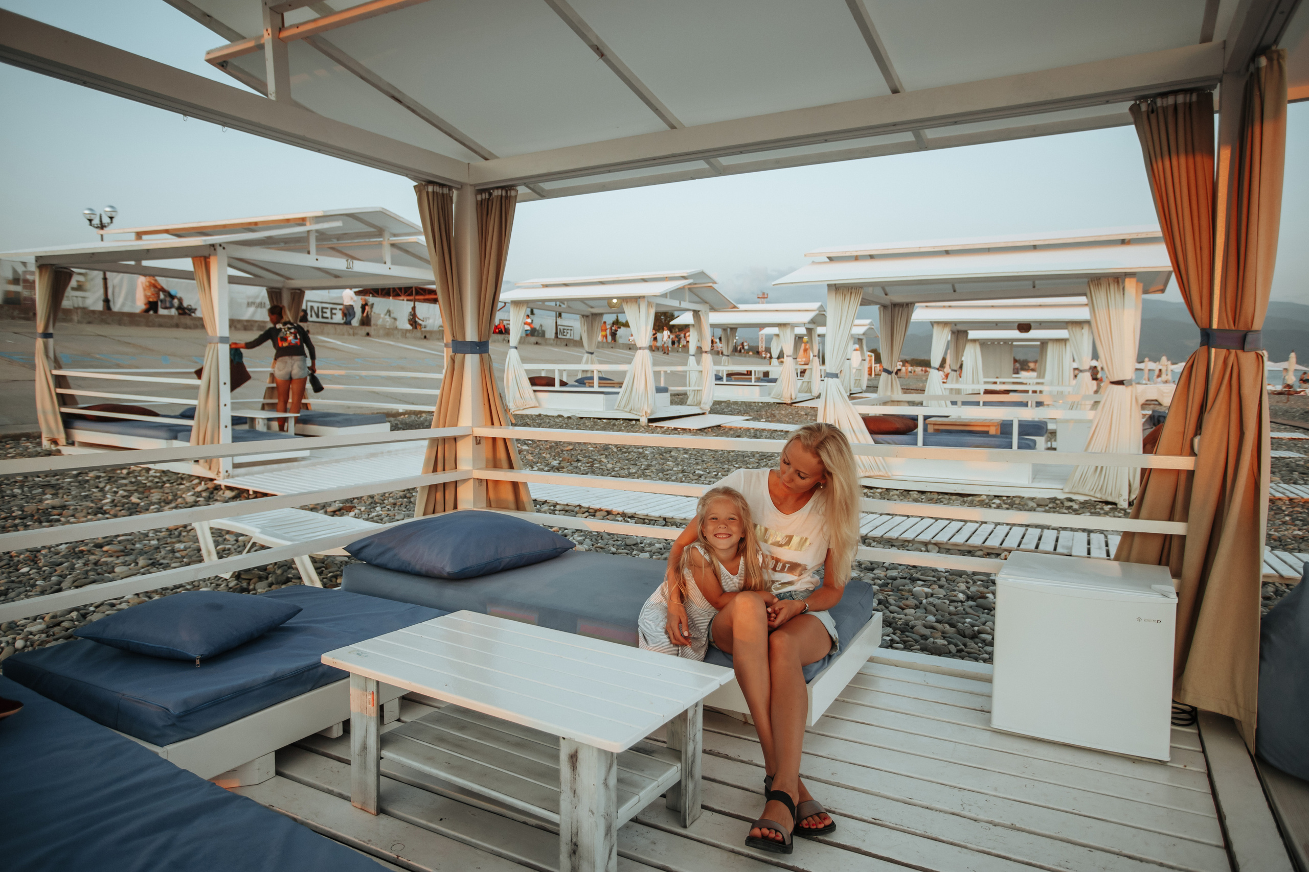 С видом на Абхазию. Милана Довгаль - семейный фотограф и видеограф  в Адлере и Сочи