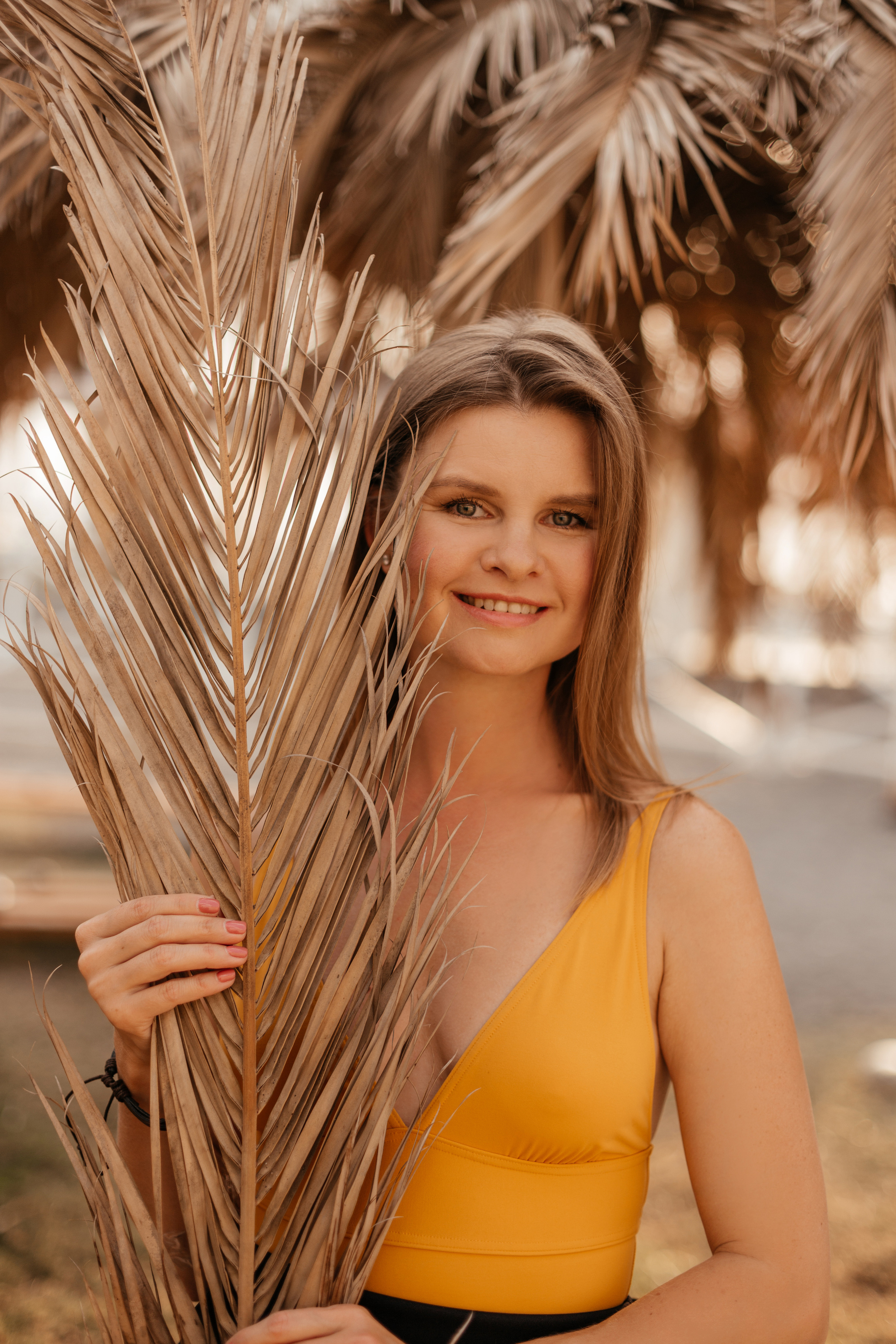 Пляж Мандарин. Милана Довгаль - семейный фотограф и видеограф  в Адлере и Сочи