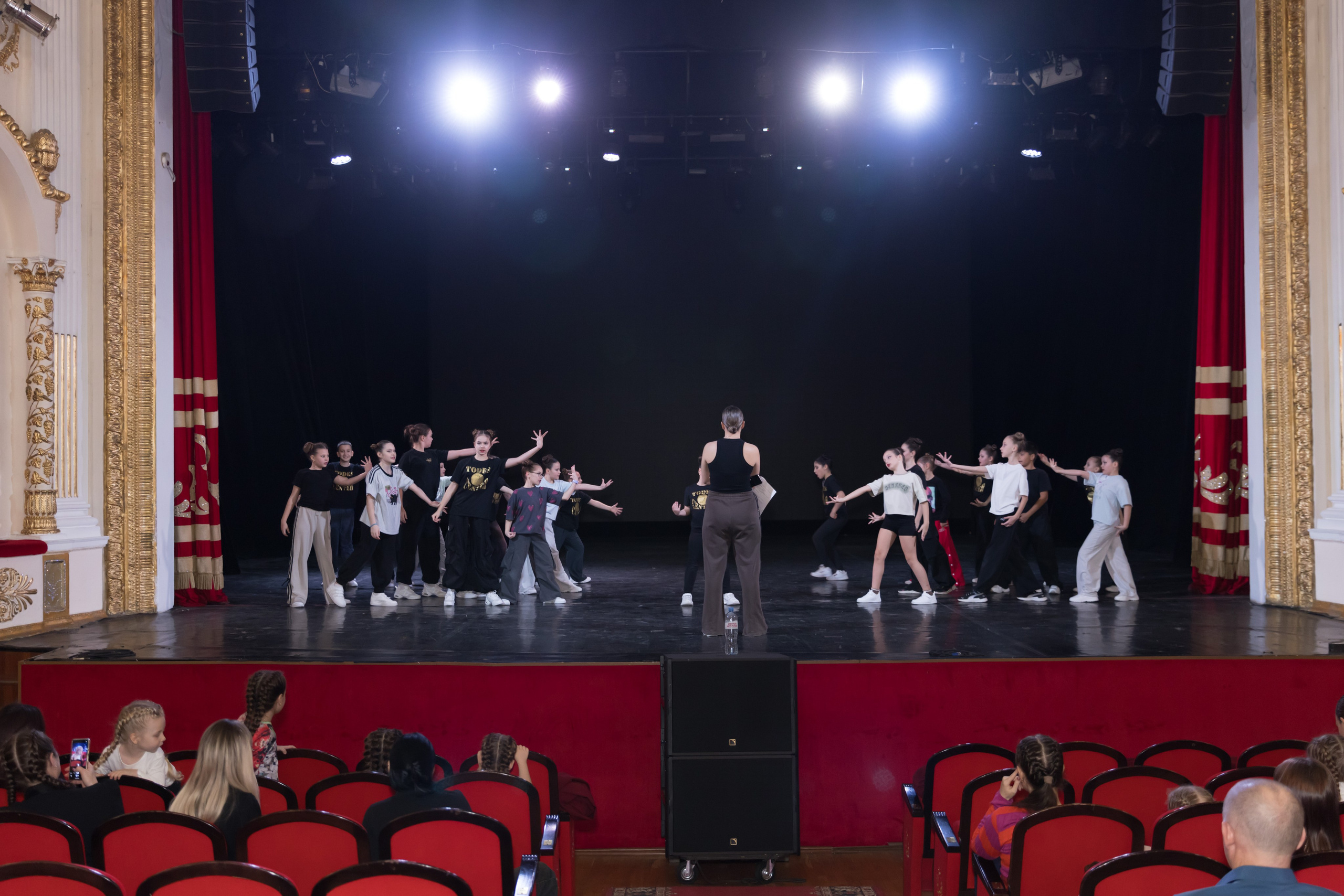 TODES Центр Краснодар Прогон Отчетного концерта Закулисье. Фотограф и Видеограф в Краснодаре Юлия Солодченко