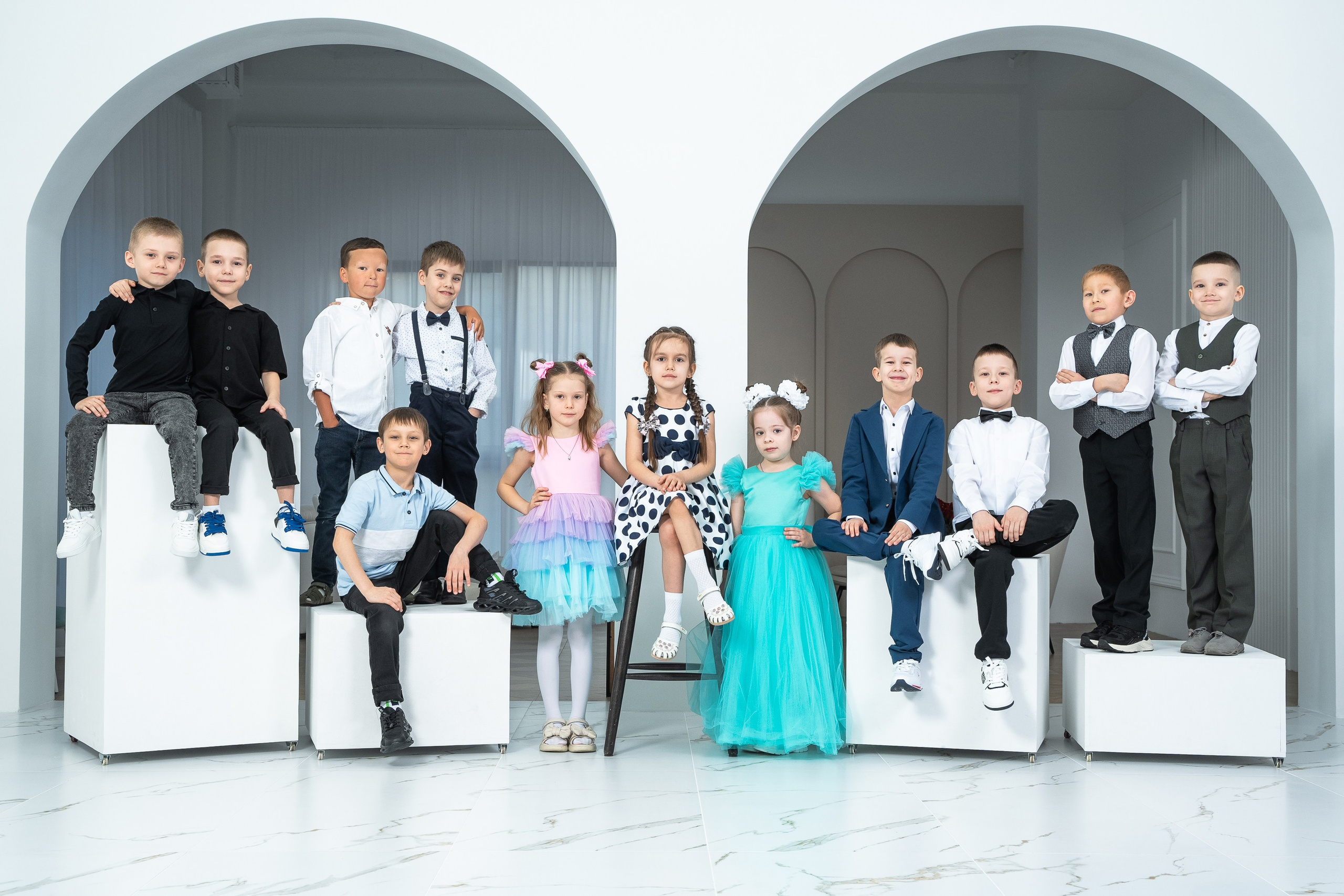 Выпускная фотосессия в фотостудии. Выпускные альбомы Нижнекамск Набережные Челны Фотостудия Небо