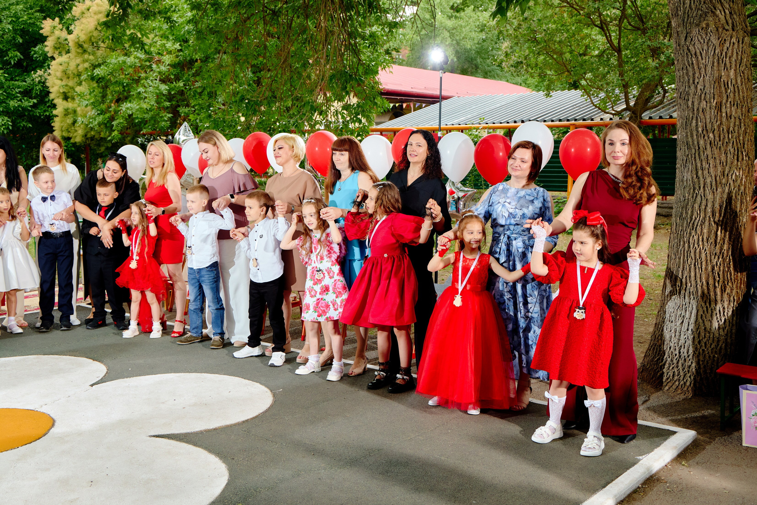 Выпускной 45 сад. Фотограф Выпускные альбомы Таганрог Сергей Коробченко