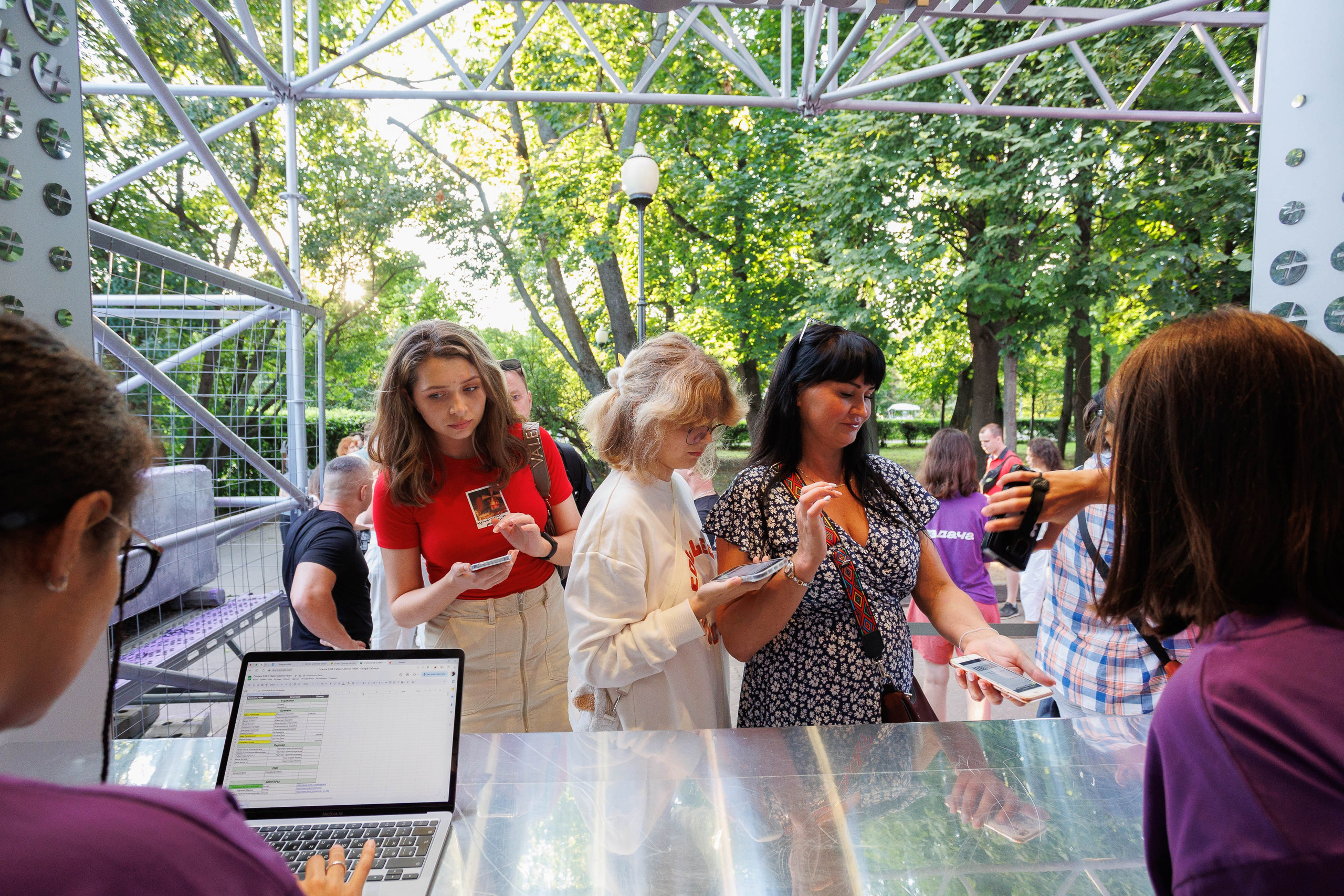 Яндекс Дача квест Atomic Heart. Коммерческий фотограф Ксения Есина