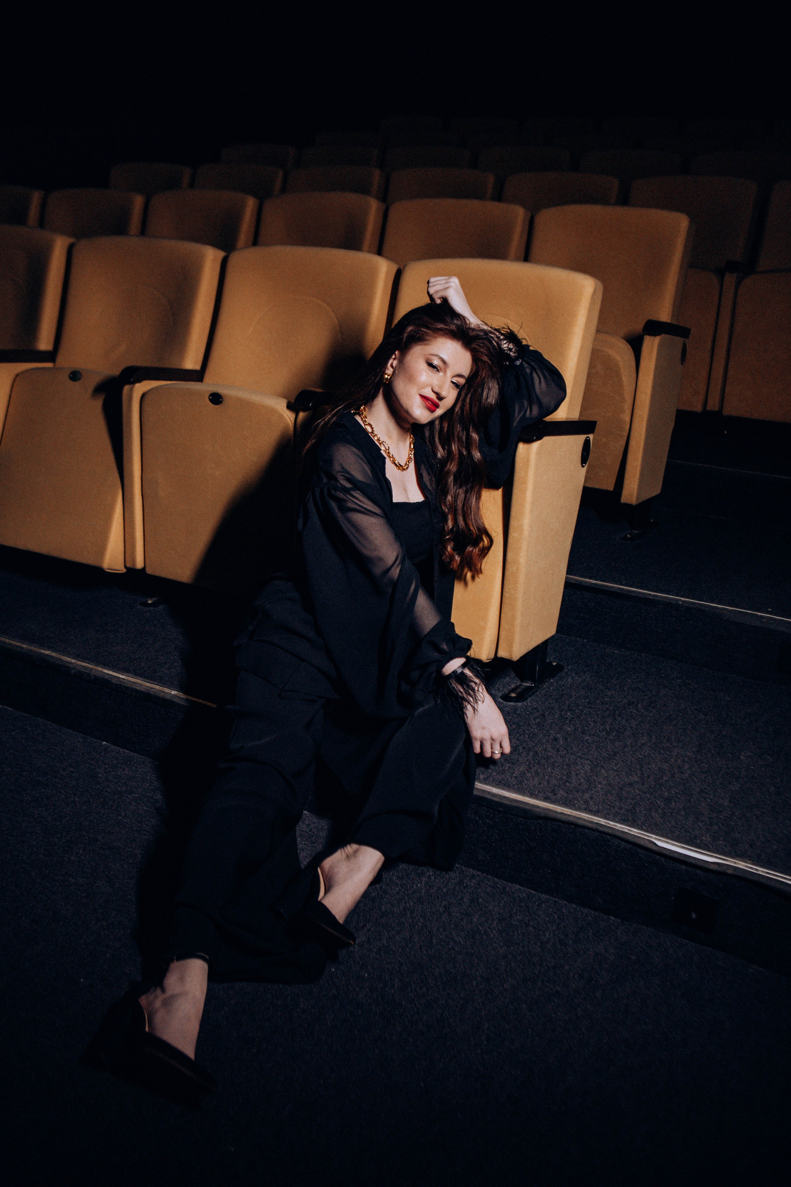 Катя. Контакты